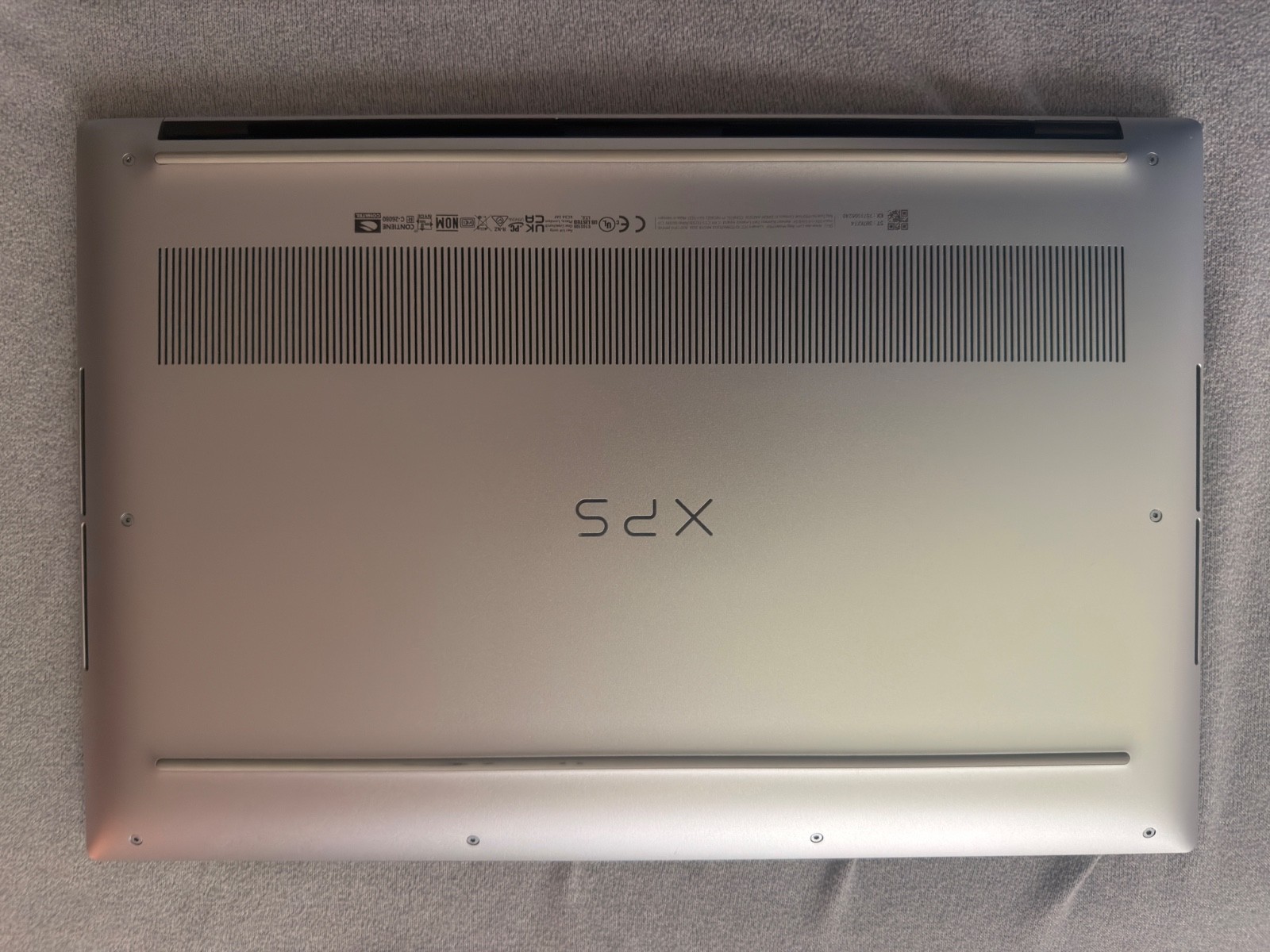 Dell XPS 15 9530 Silver OLED 3.5K i9-13900H 32GB RAM 2TB Nvidia RTX 4070 8GB