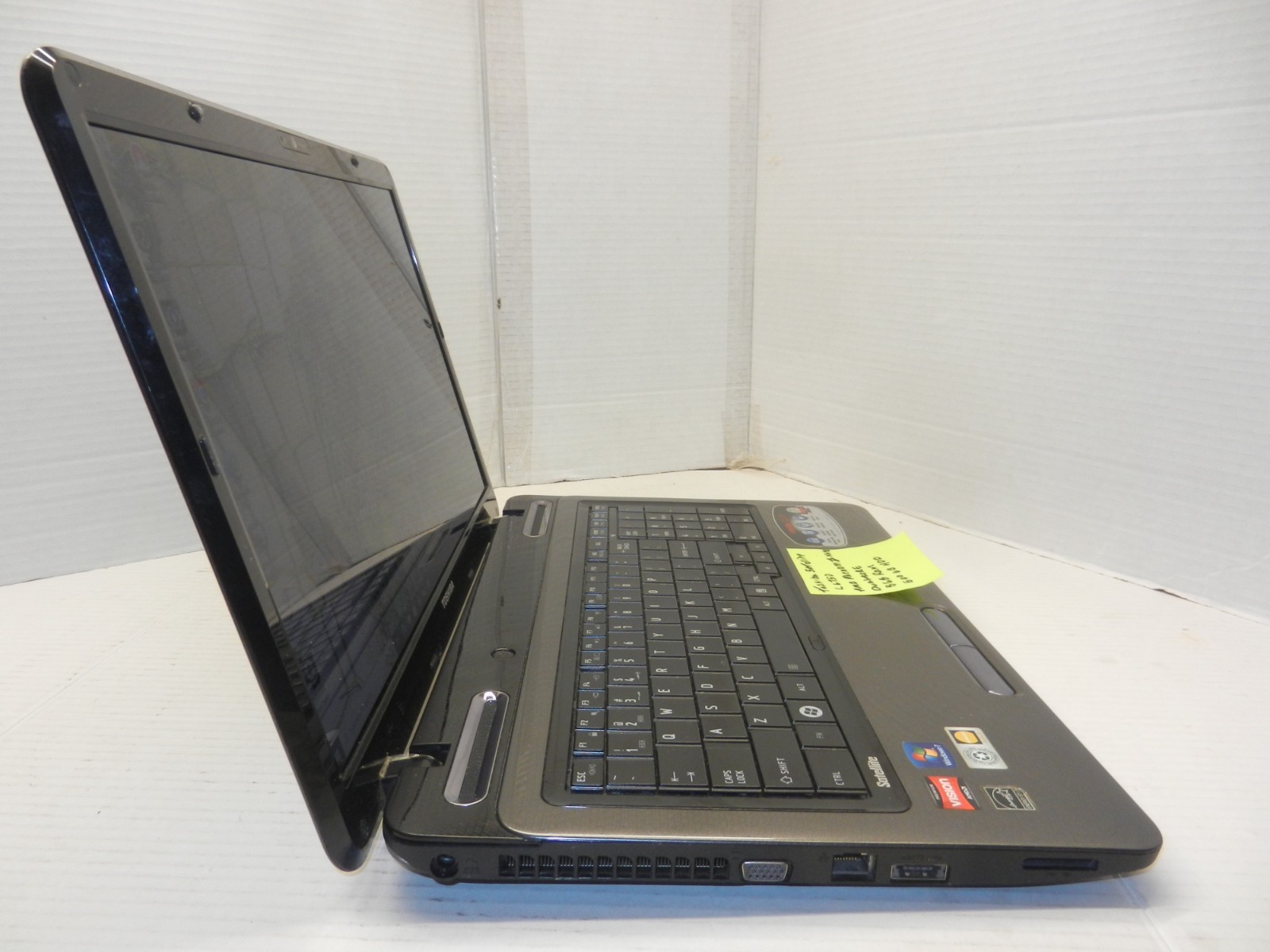 TOSHIBA SATELLITE L675D 17.5″ AMD PHEMOM II N640 D-C 8GB RAM 500GB HDD WINDOWS10