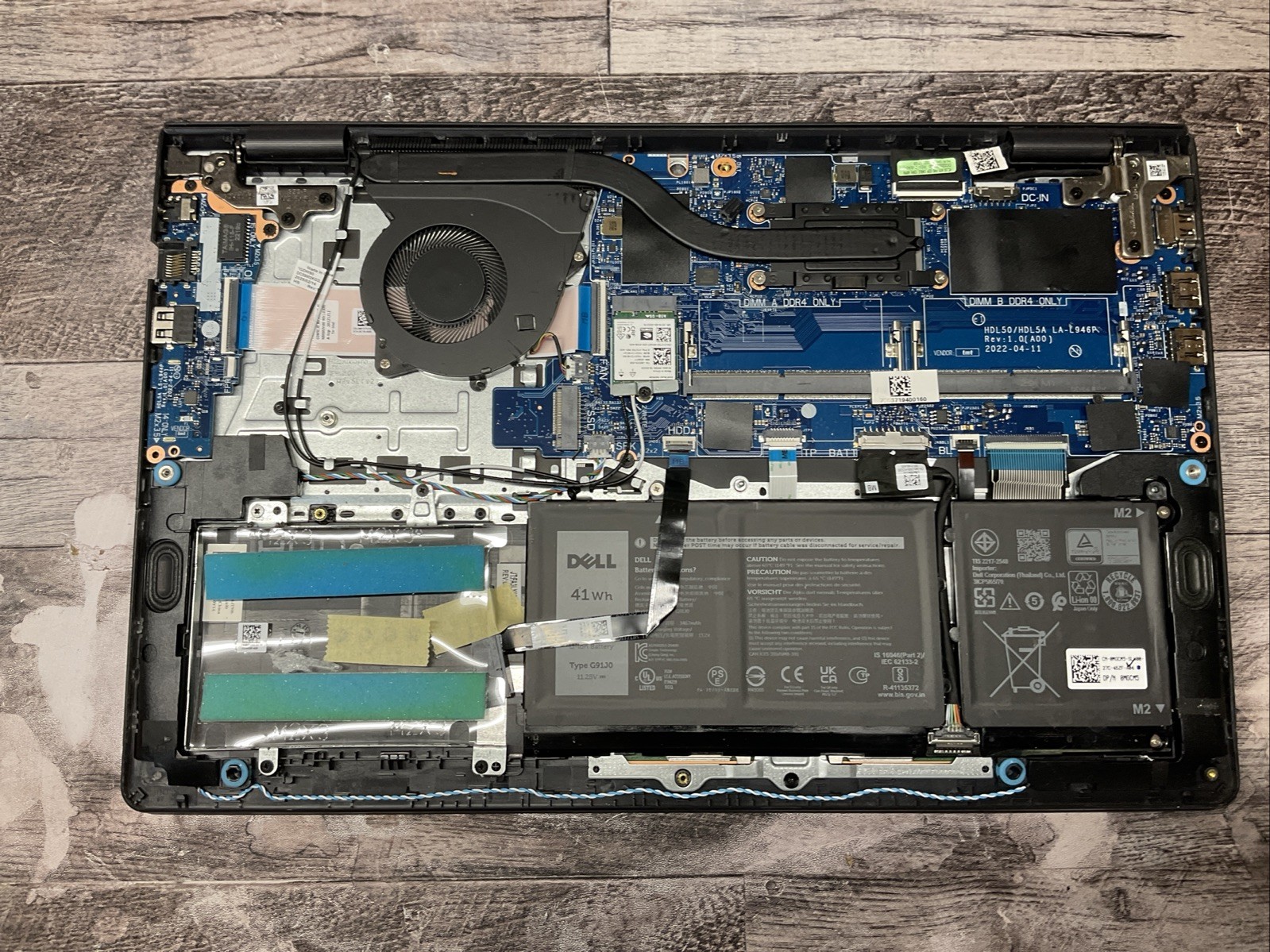 Dell Vostro 3520 / Intel Core i5 12th Gen / BIOS Unlocked / Parts Repair / M15