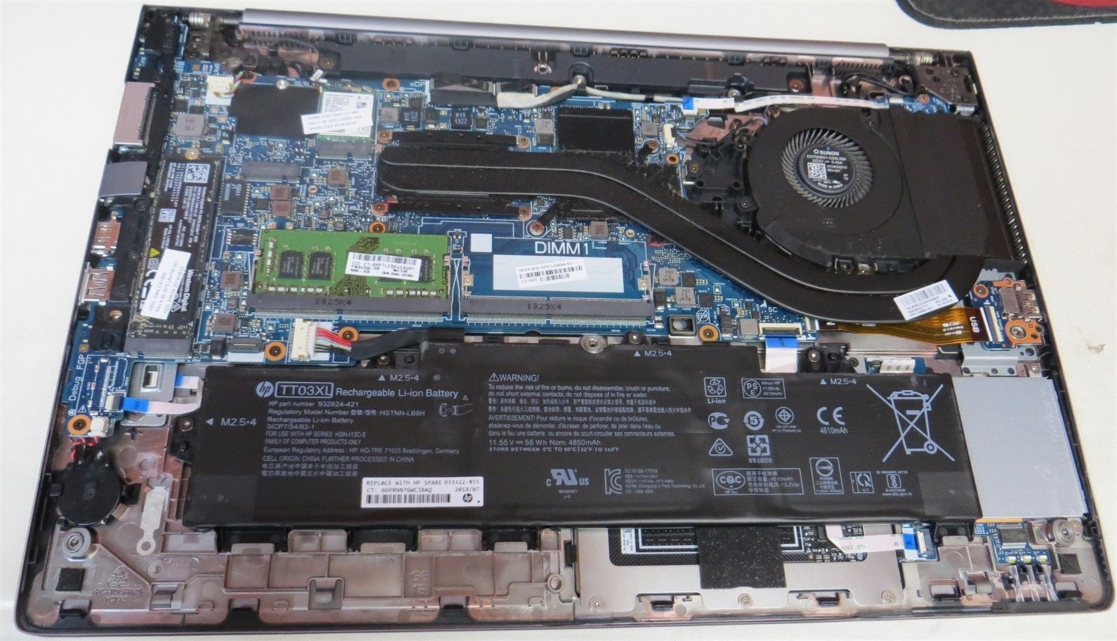Light Spots HP ZBook 15u G6 Laptop Intel i7-8565U 1.8GHz 8GB 256GB SSD