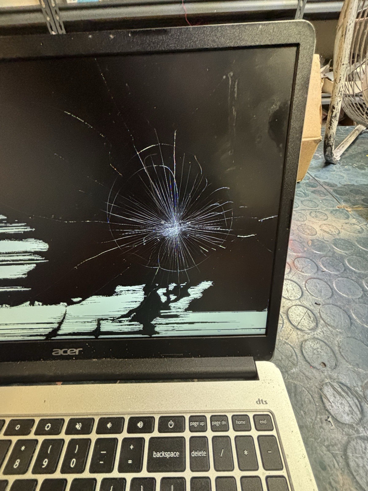 Broken Acer Chromebook 315 CB315-4H 15.6″ Celeron N4500 4GB RAM 64GB SSD READ