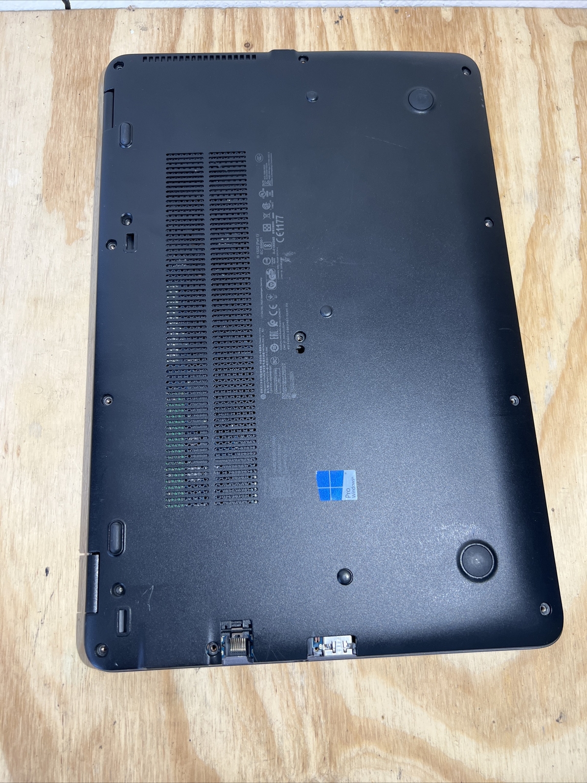 Hp ZBook 15u G3 I7-6500U-2.5GHz .256 SSD-16GB Ram , Read Description