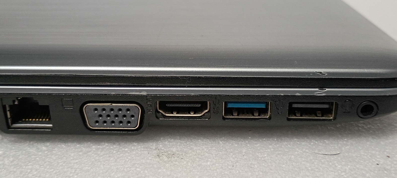 ASUS X540L Laptop, Intel Core i3-5020U CPU 2.20GHz, 4 GB RAM PARTS/REPAIR NO HD