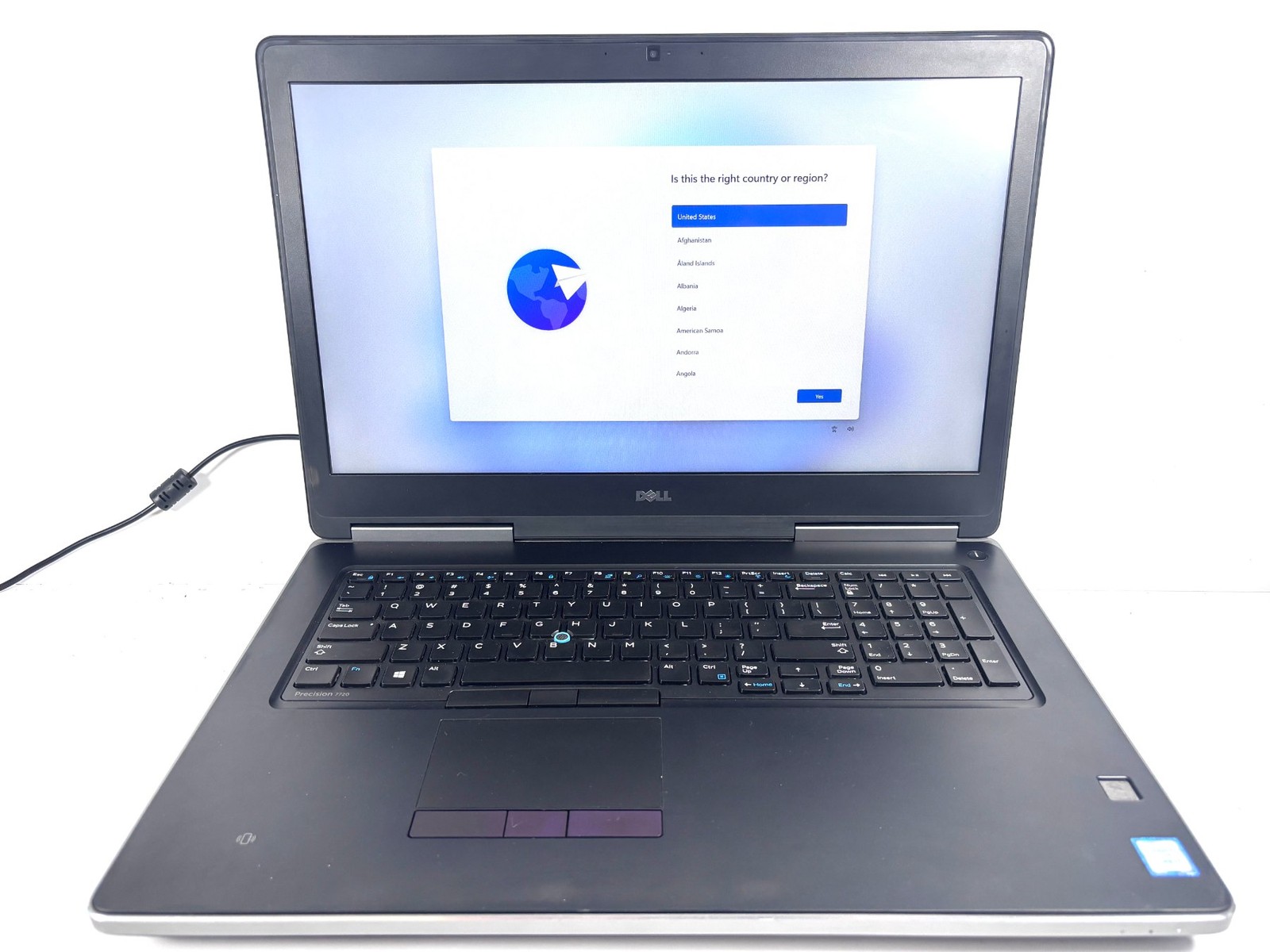 Dell Precision 7720 – 17.3″ FHD, 2.8GHz i7, 16GB RAM, 512GB SSD, Windows 11