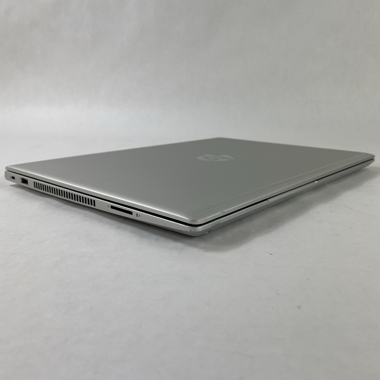HP ProBook 450 G6 15.6″ i5-8265U 1.60 GHz 8 GB RAM No SSD No OS No AC