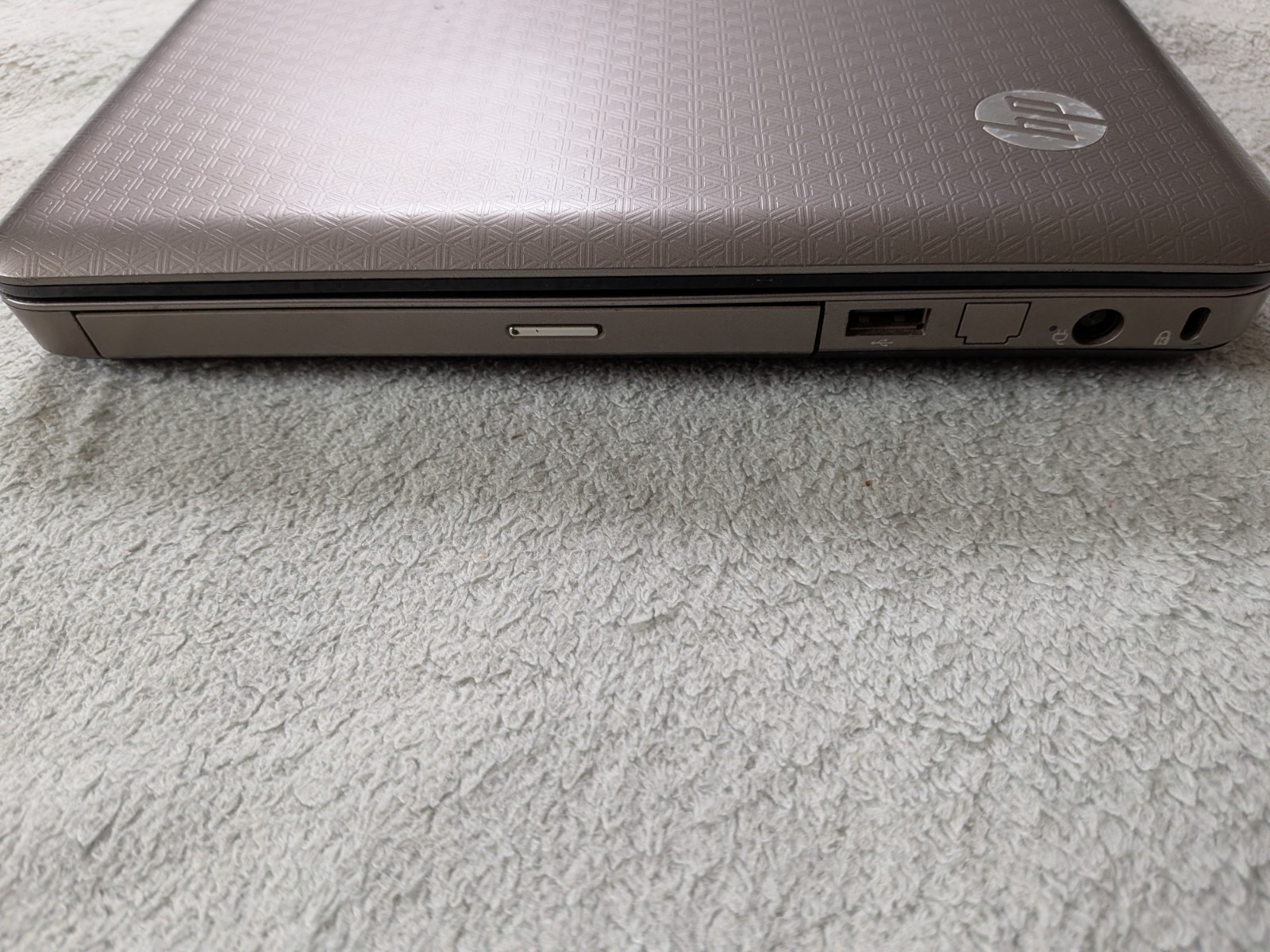 HP G62 Notebook Laptop Intel Celeron 15.6″ Silver Windows 7 For Parts