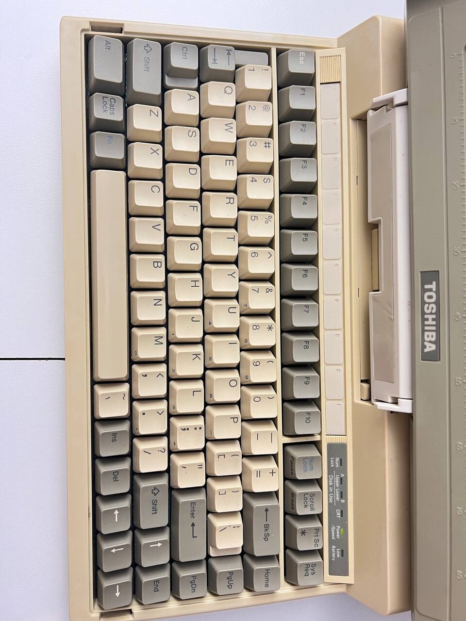 Toshiba T1200 Vintage Laptop In working condition (TESTED)