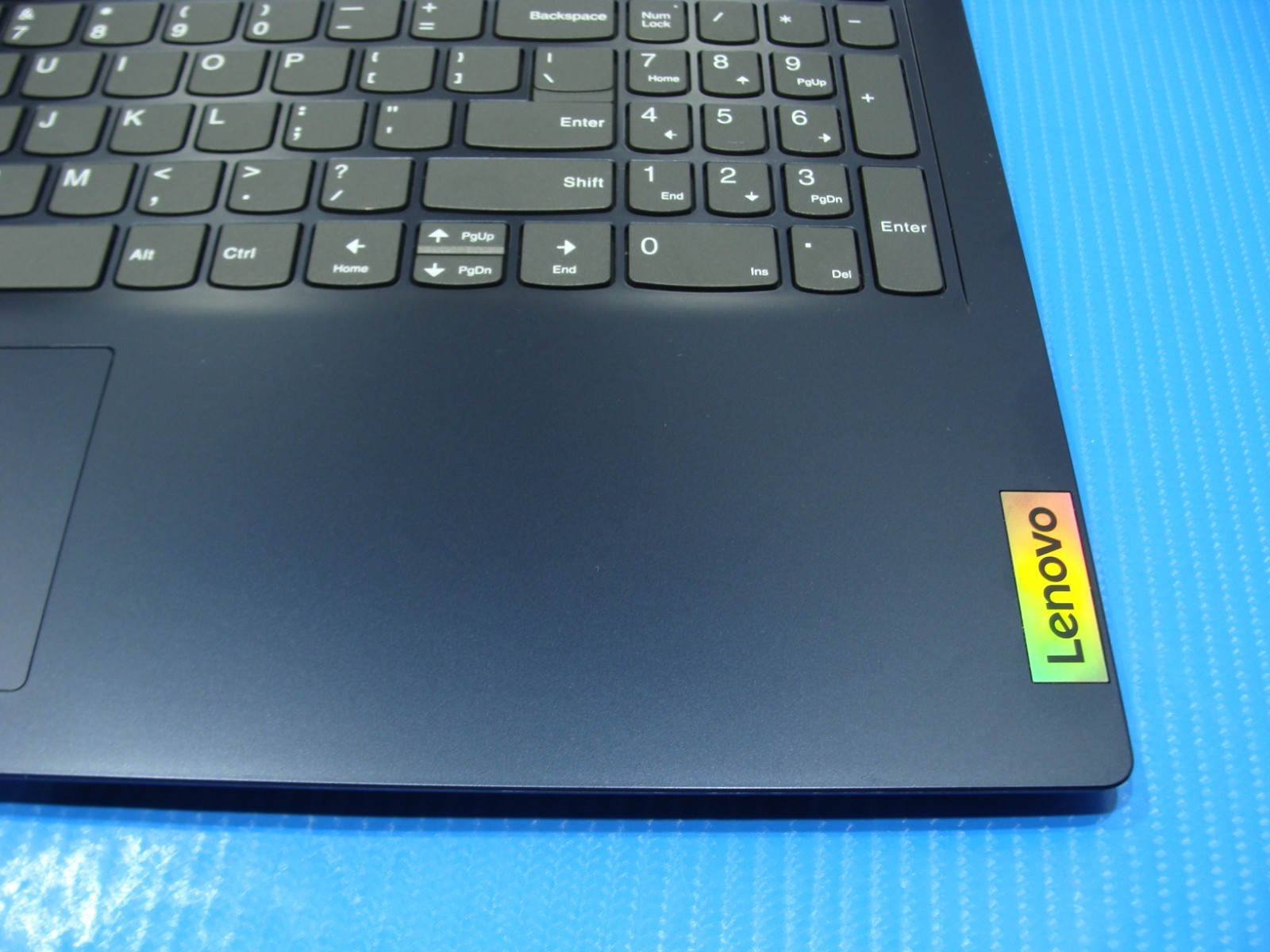 Lenovo IdeaPad 1 15AMN7 15.6″ FHD TOUCH Ryzen 5 7520U 2.8Ghz 8GB 256GB Win11Home