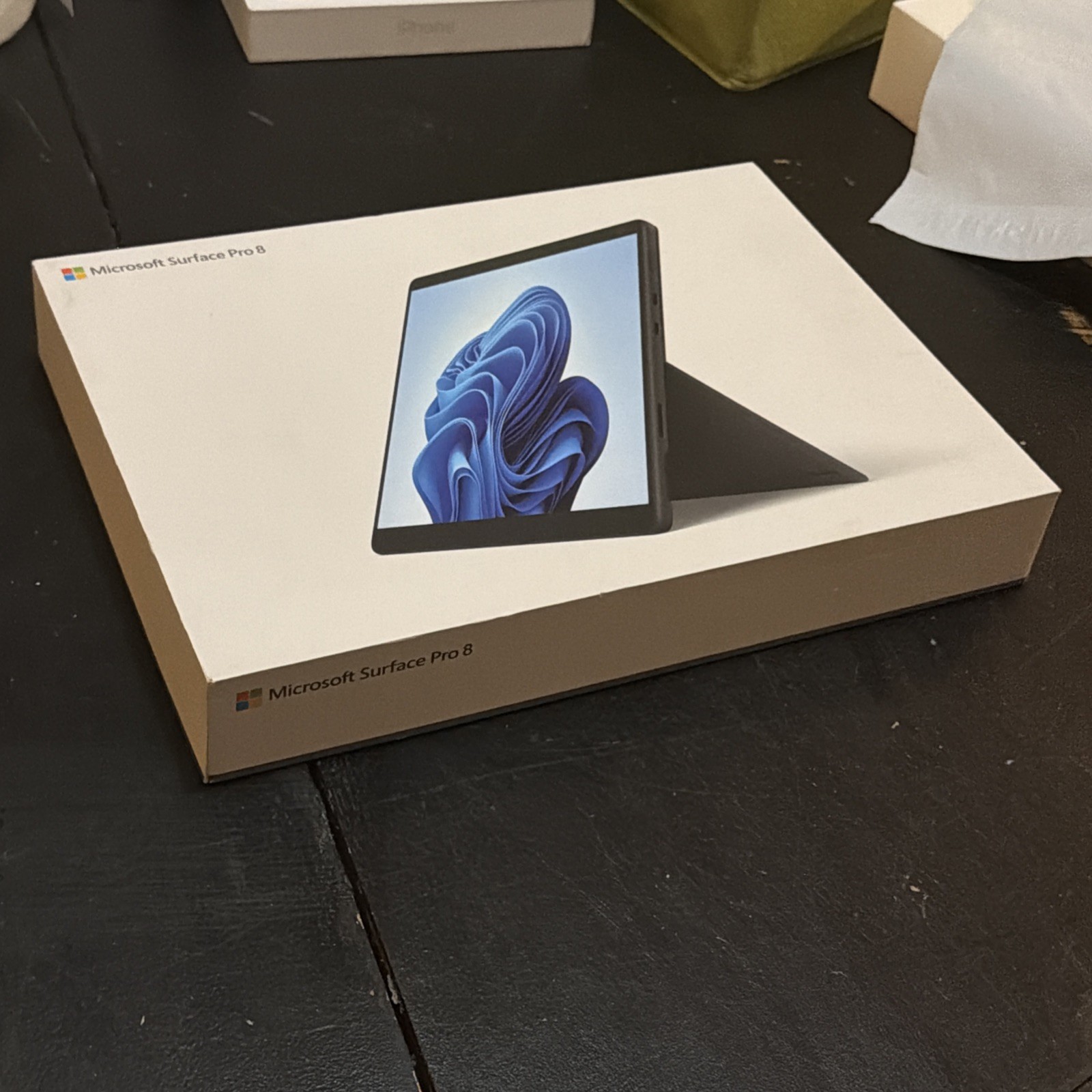 **EMPTY BOX** Microsoft Surface Pro 8 – 13″ Touch 256 GB SSD, Intel Core i7