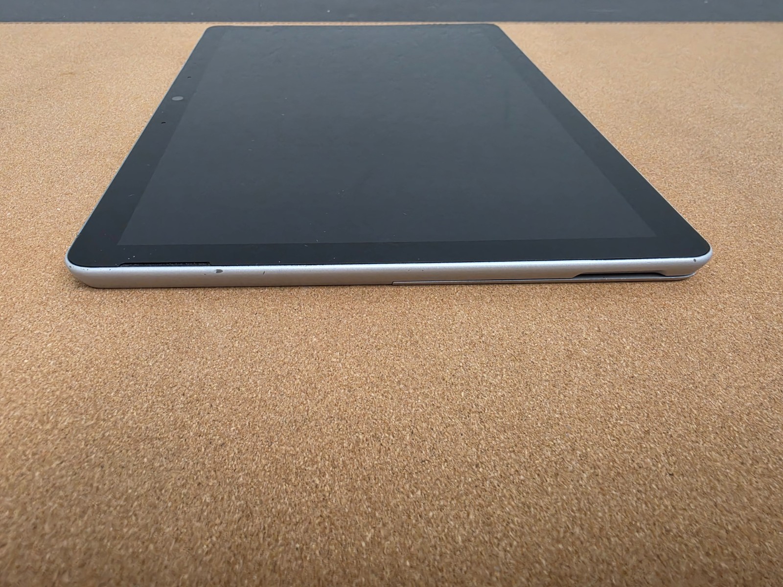 Microsoft Surface Go 2 m3-8100Y 8GB Ram 128GB SSD Win 11 Pro