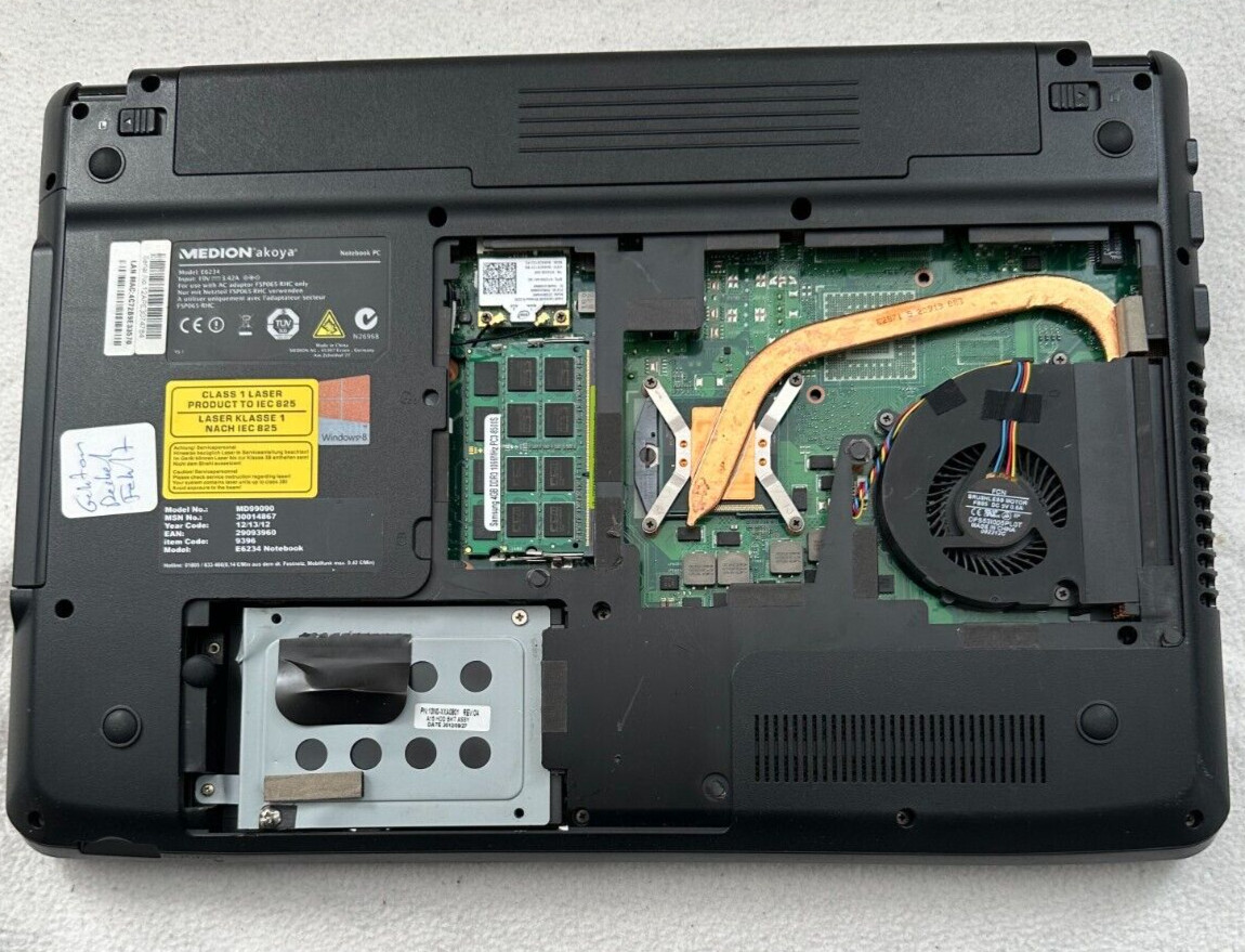 Medion Akoya MD99090 (E6234) Laptop* Intel B960 2.20GHz 8GB RAM 120GB SSD