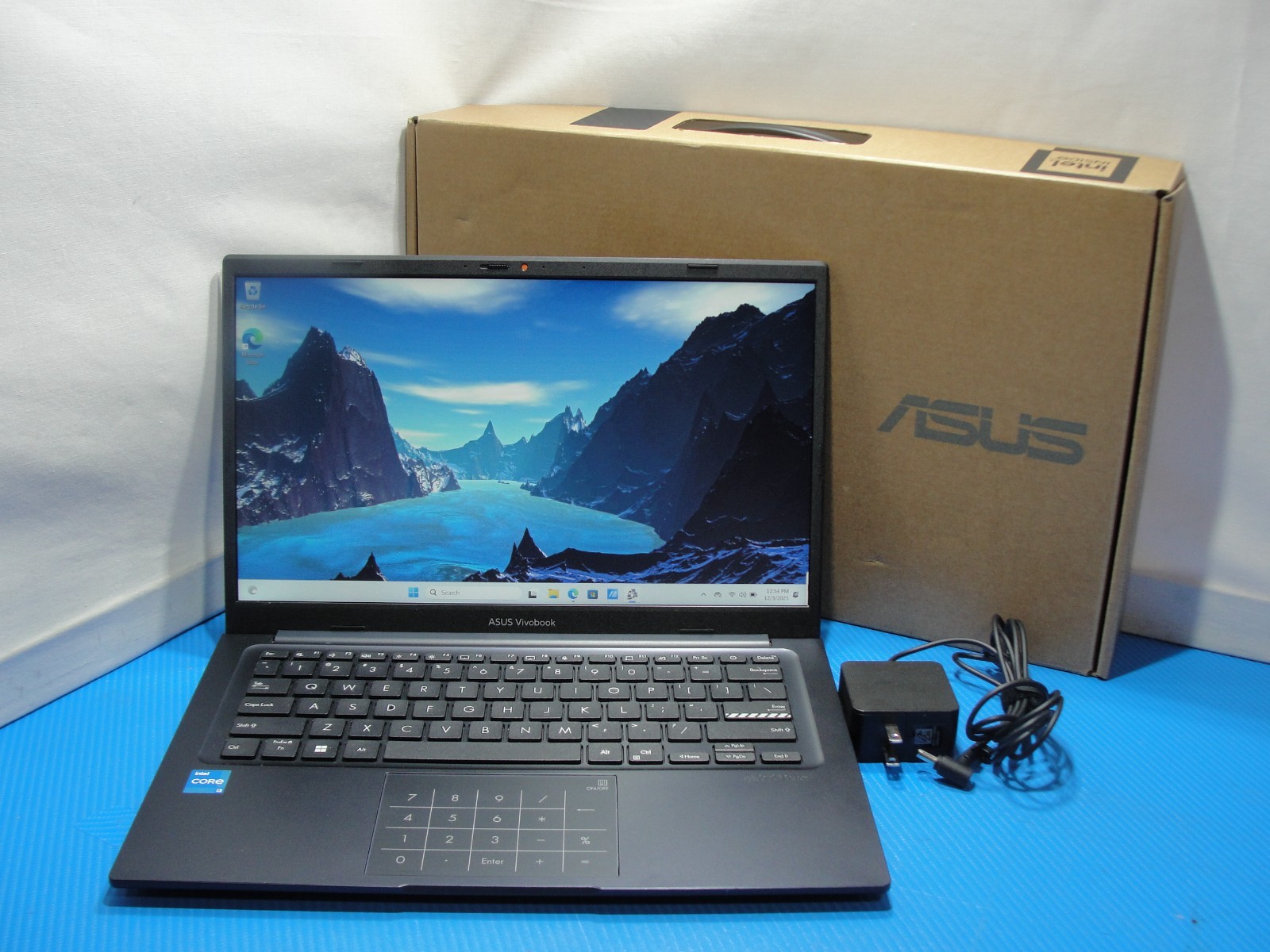 ASUS VivoBook X1404ZA 14″ i3-1215U 8GB 128GB SSD FHD Laptop Win 11 Home