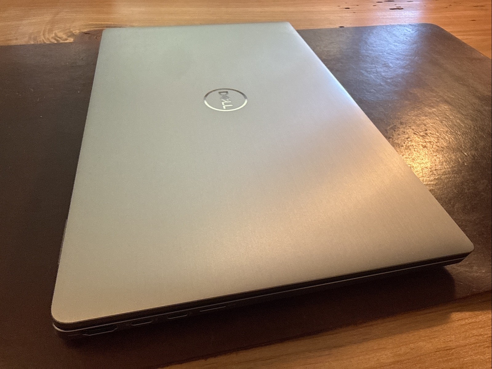 Dell Latitude 9520 15.6in FHD – Intel i7-1185G7 – 32GB RAM 1TB SSD – POOR BATT