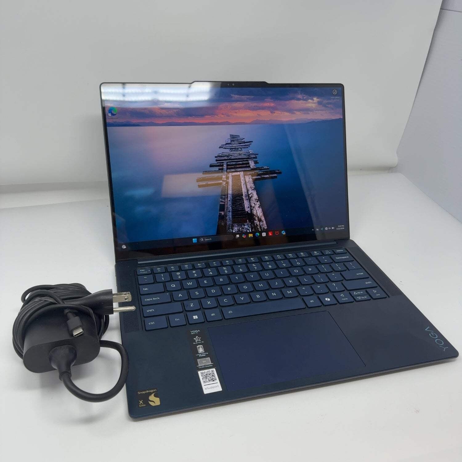 Lenovo Yoga 7 14″ Snapdragon X Eilte 3.4GHz 16GB RAM 512GB SSD