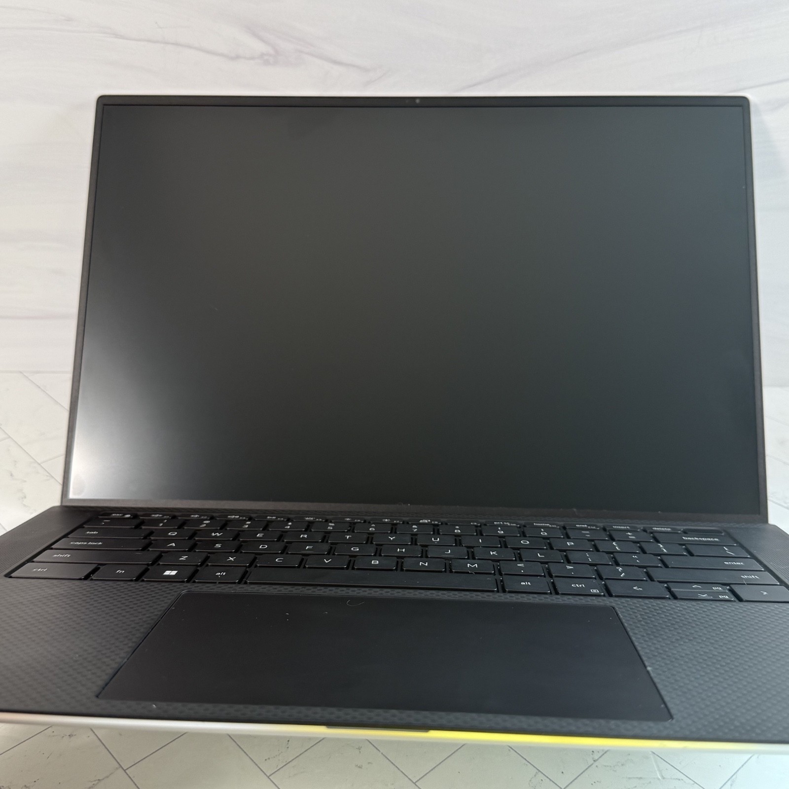 Dell XPS 15 9520 1TB SSD 32 GB i9 NVIDIA GeForce RTX 3050 Win 11 Pro #H304