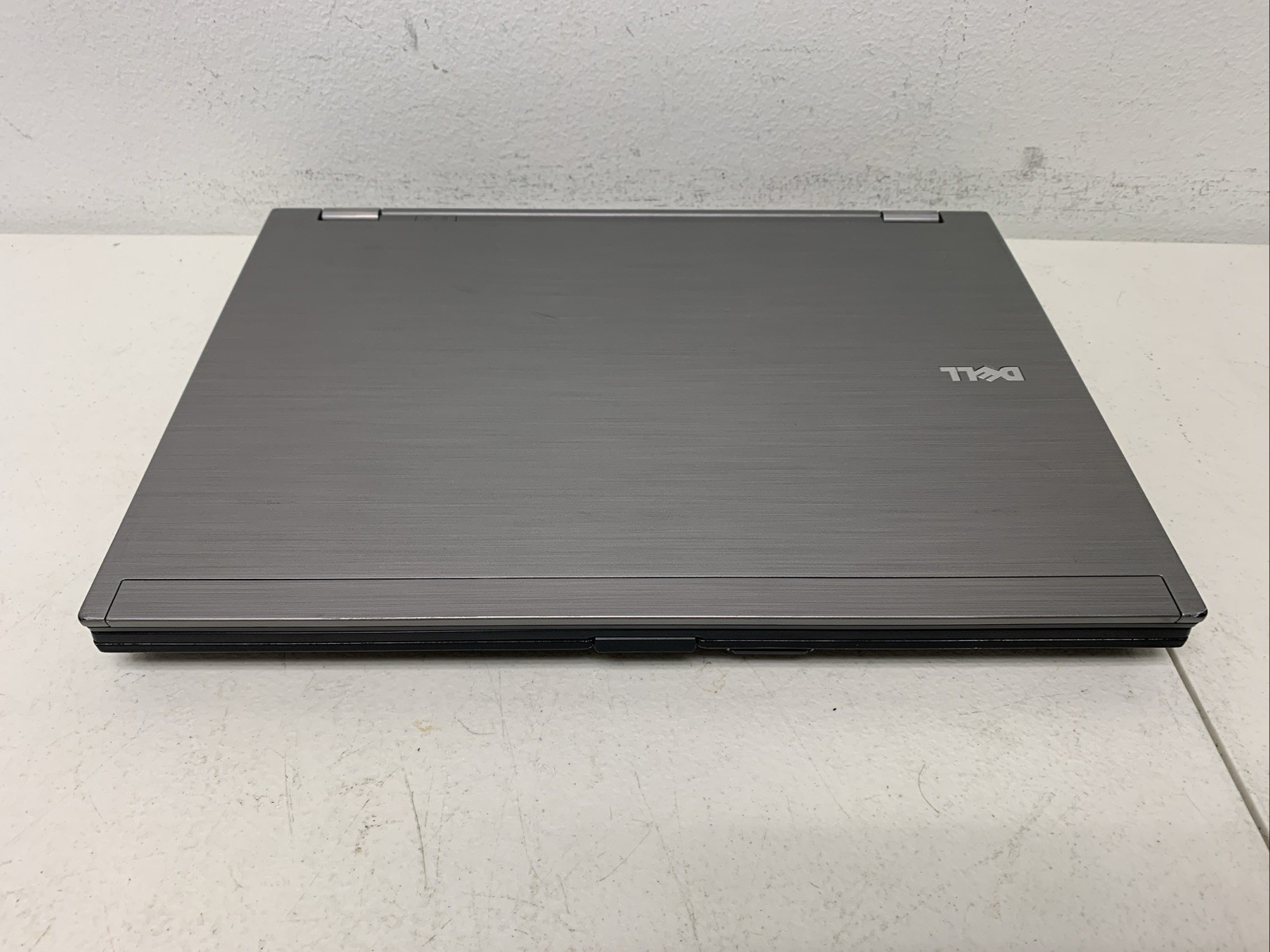 Dell Latitude E6410 Intel Core i5 M 560 2.67GHz No Ram NO HDD For Parts