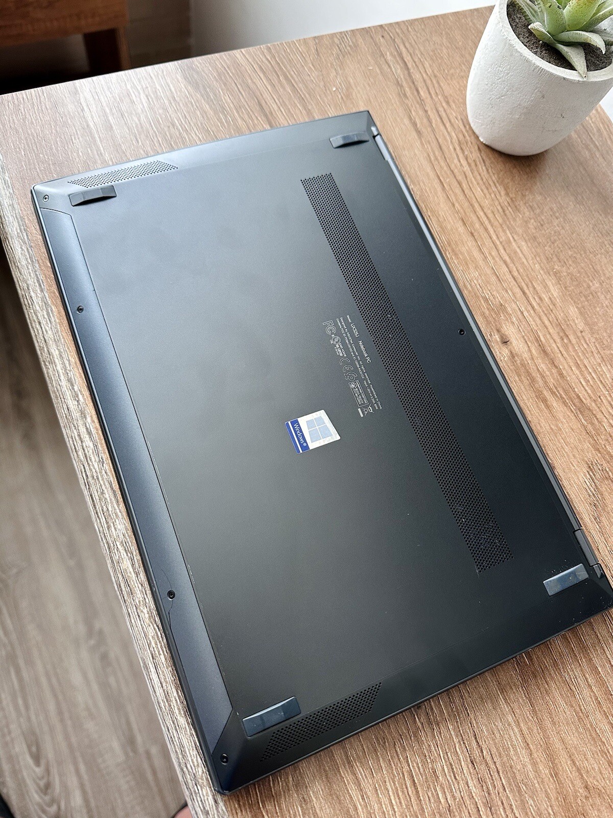 ASUS Zenbook 13.3 inch (256GB, Intel Core i5 10th Gen., 3.60GHz, 8GB)…