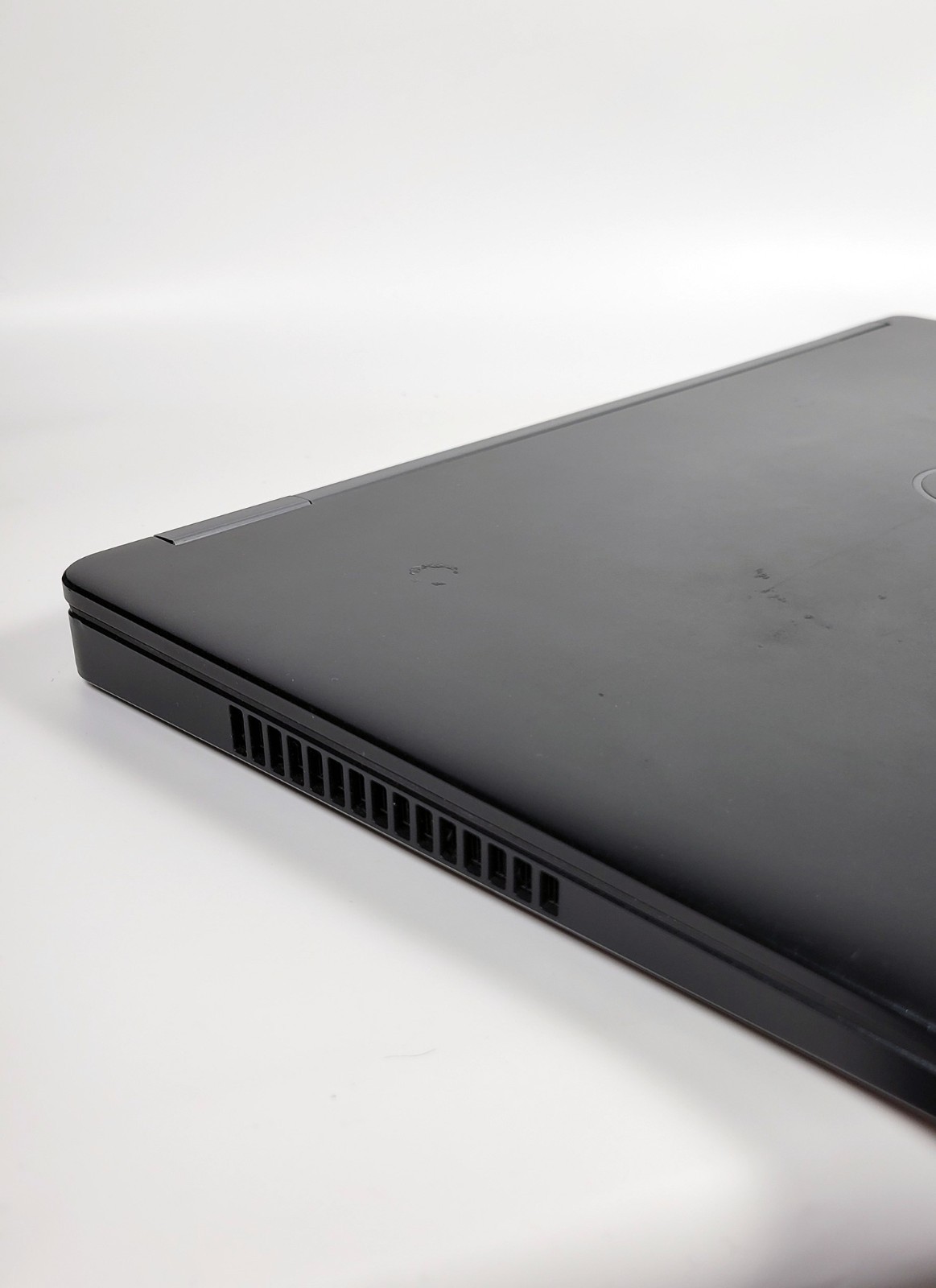 REPAIR ~ Dell Latitude E5570, 15.6″, i5-6200U, 2.4GHz, 8GB, 112GB W11 Pro