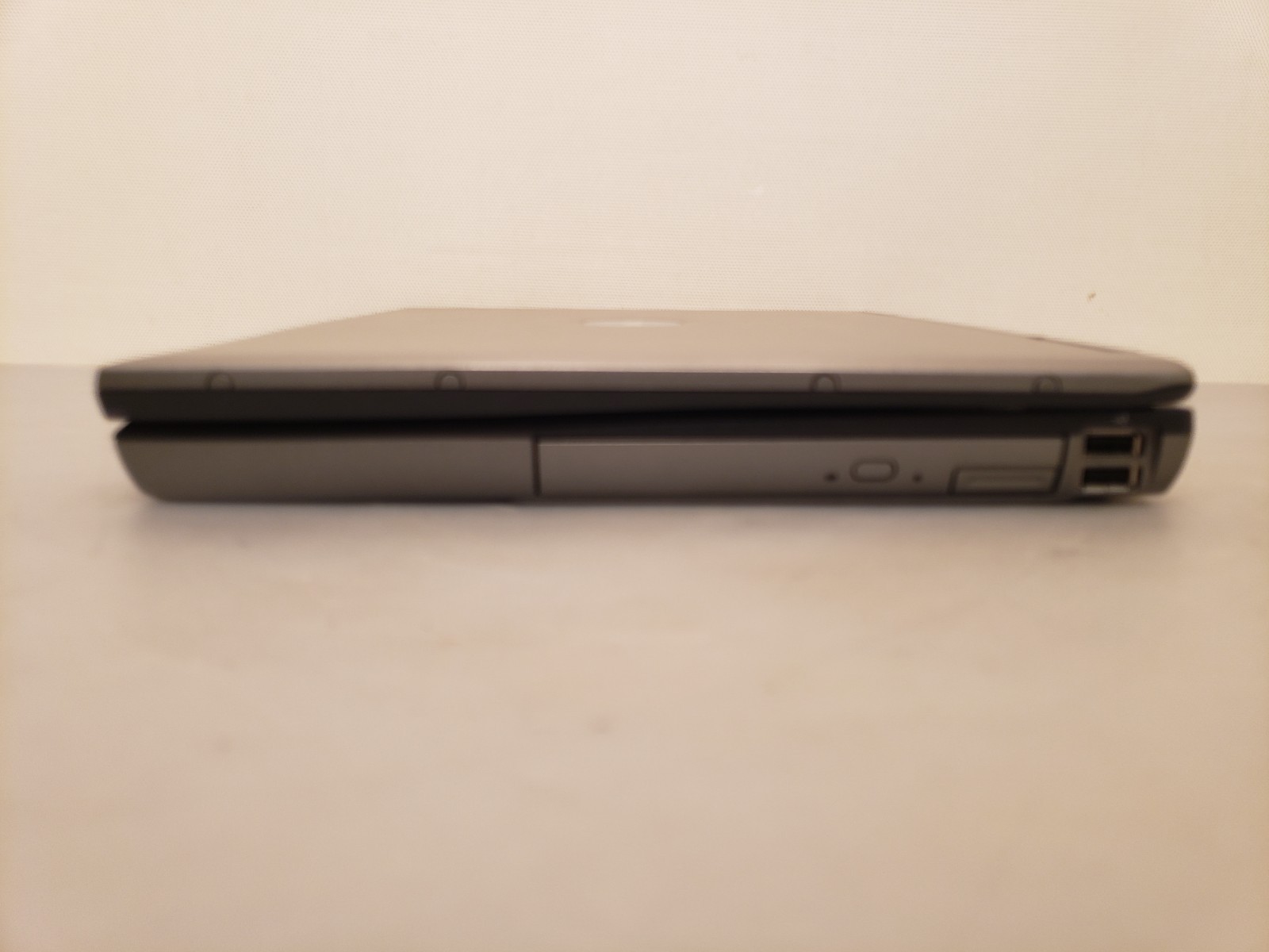 Vintage Dell Latitude D520 Laptop 14″ Core2 Duo 1.83GHz 1.5GB 320GB Win XP Pro