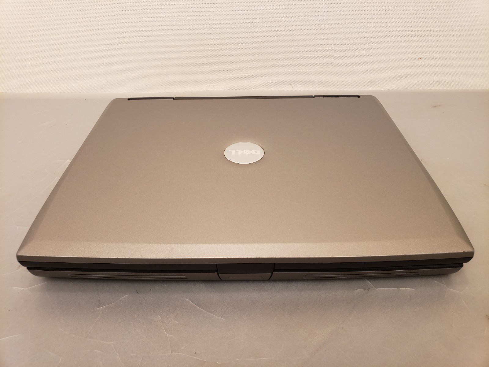 Vintage Dell Latitude D520 Laptop 14″ Core2 Duo 1.83GHz 1.5GB 320GB Win XP Pro