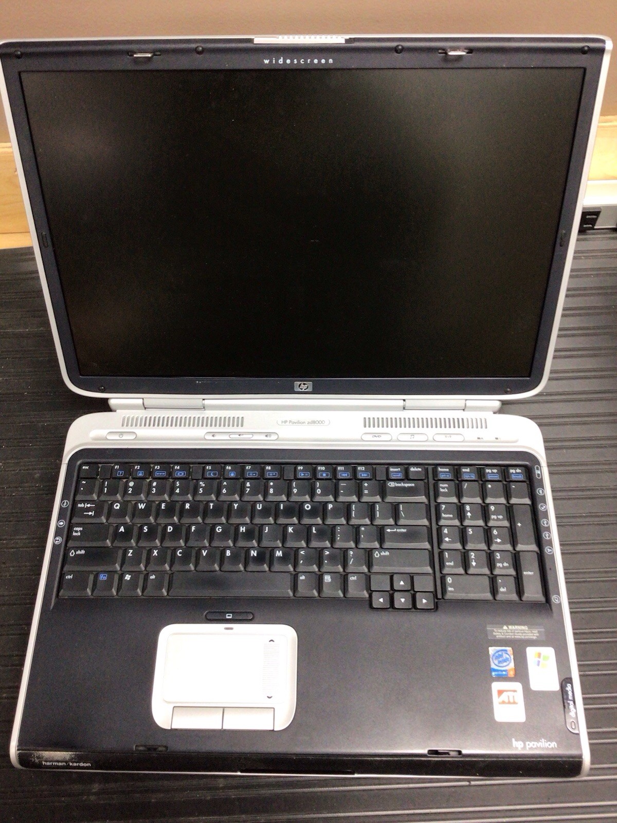 HP Pavilion ZD8000 17″ Vintage Pentium4 3.0ghz XP Laptop | Untested AS IS