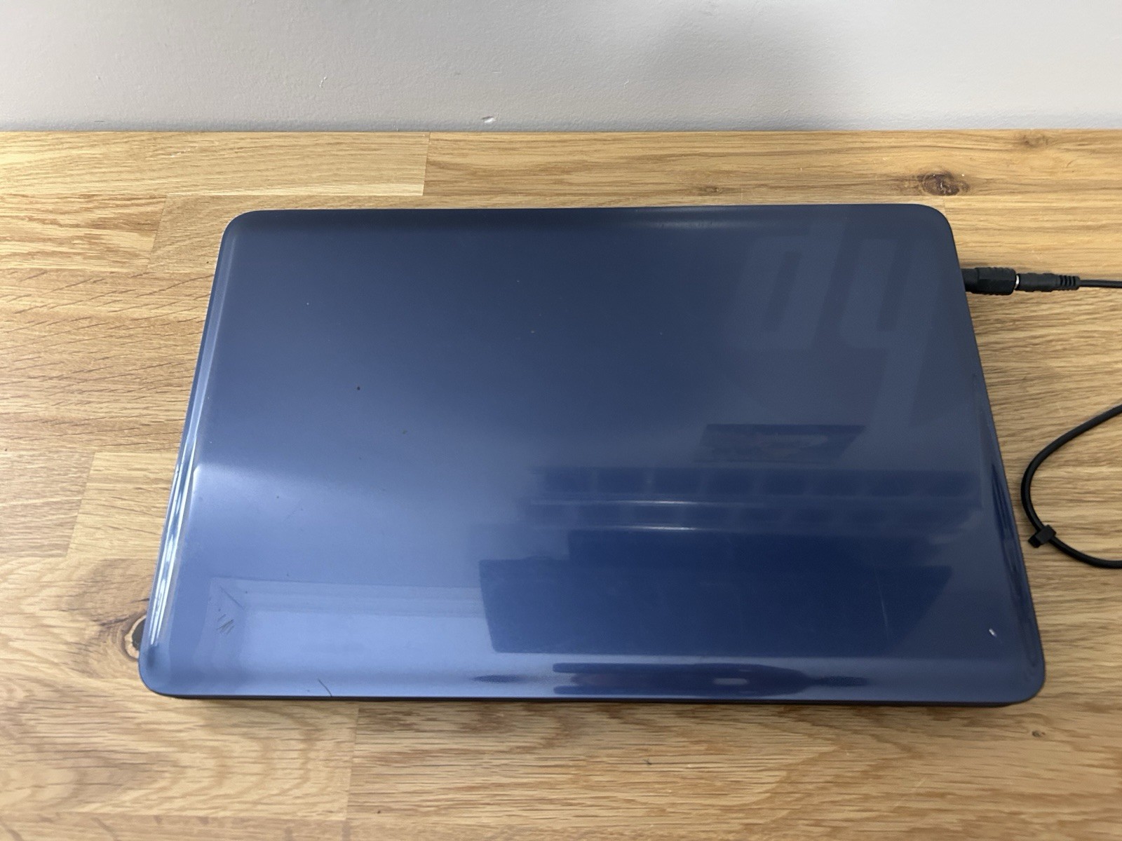 HP 2000 2B19WM NOTEBOOK AMD E 300 4GB RAM Windows 300GB HD