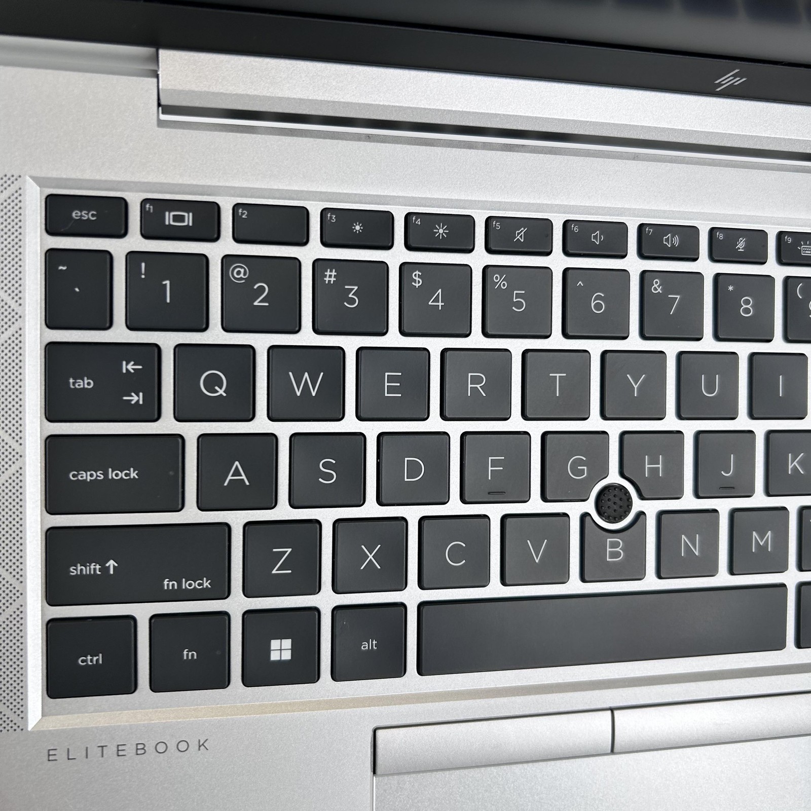 HP Elitebook 840 G8 14 Silver FHD i5-1145G7 2.60GHz 16GB 512GB SSD BEZEL SPLIT