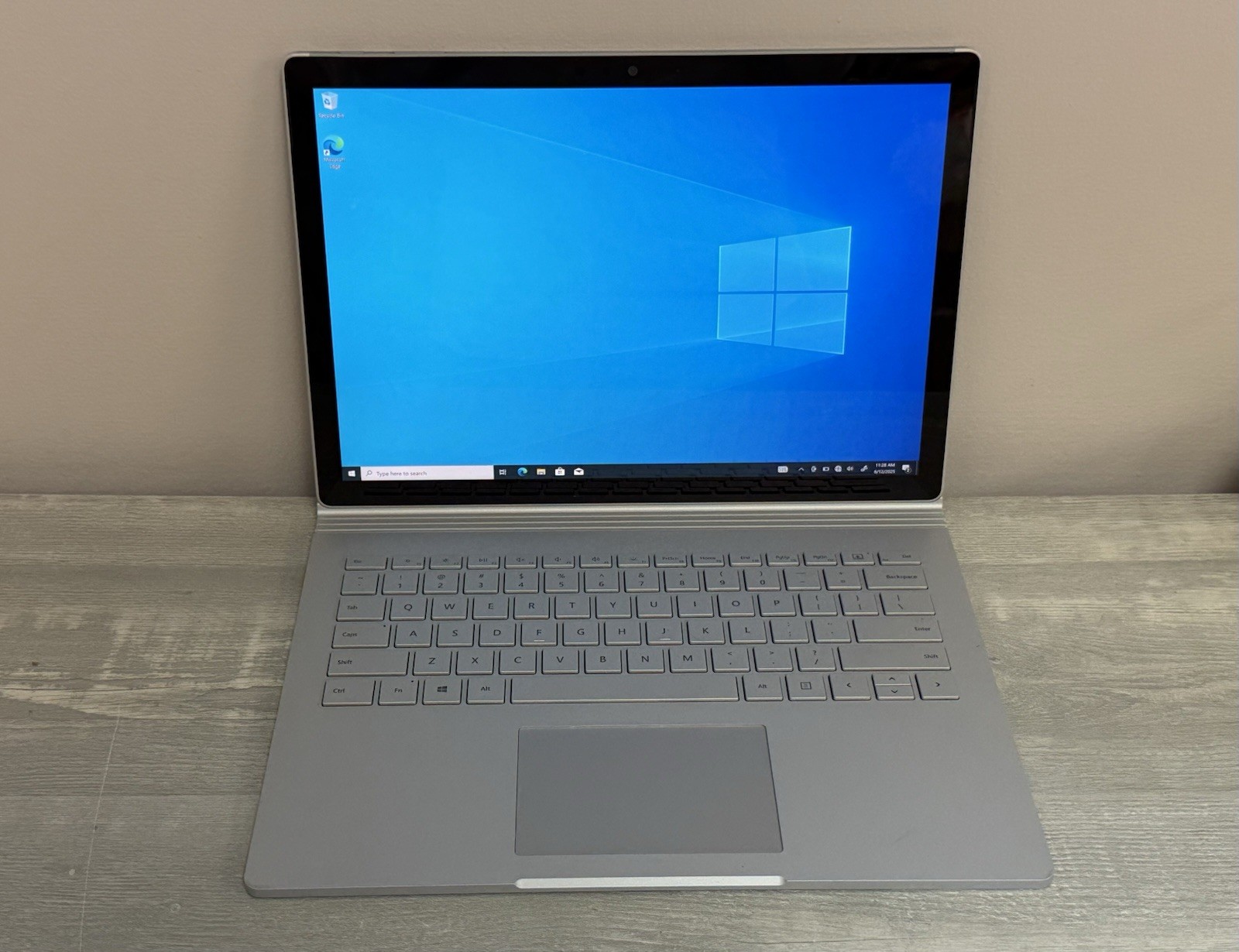 Surface Book 2 13.5″ 2017 Core i5 i7 256GB 512GB SSD – 8GB 16GB Ram – Silver