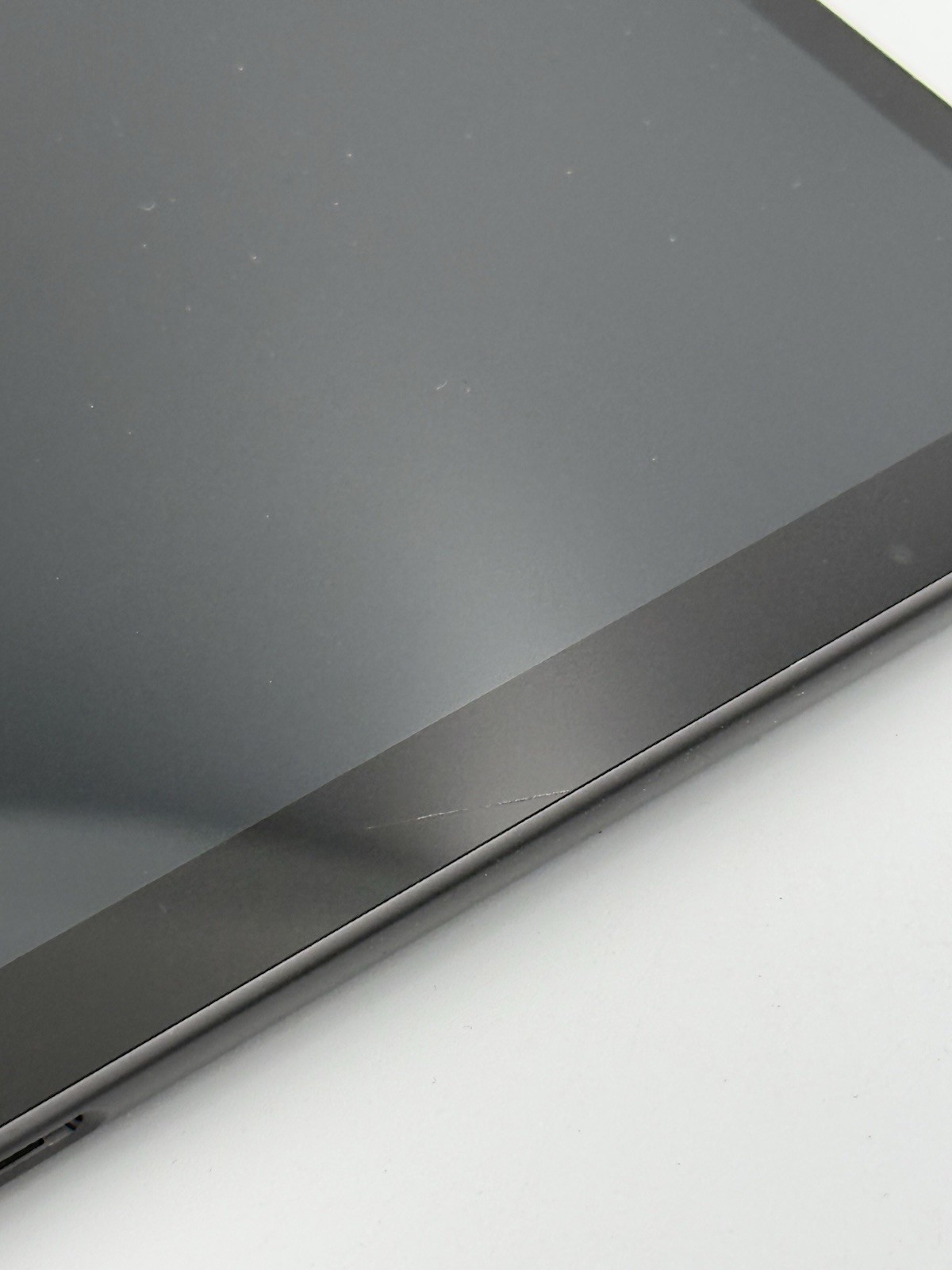 Microsoft Surface Pro 8 13” – i5 11th Gen | 8GB RAM | 256GB SSD (READ DESC) 39C
