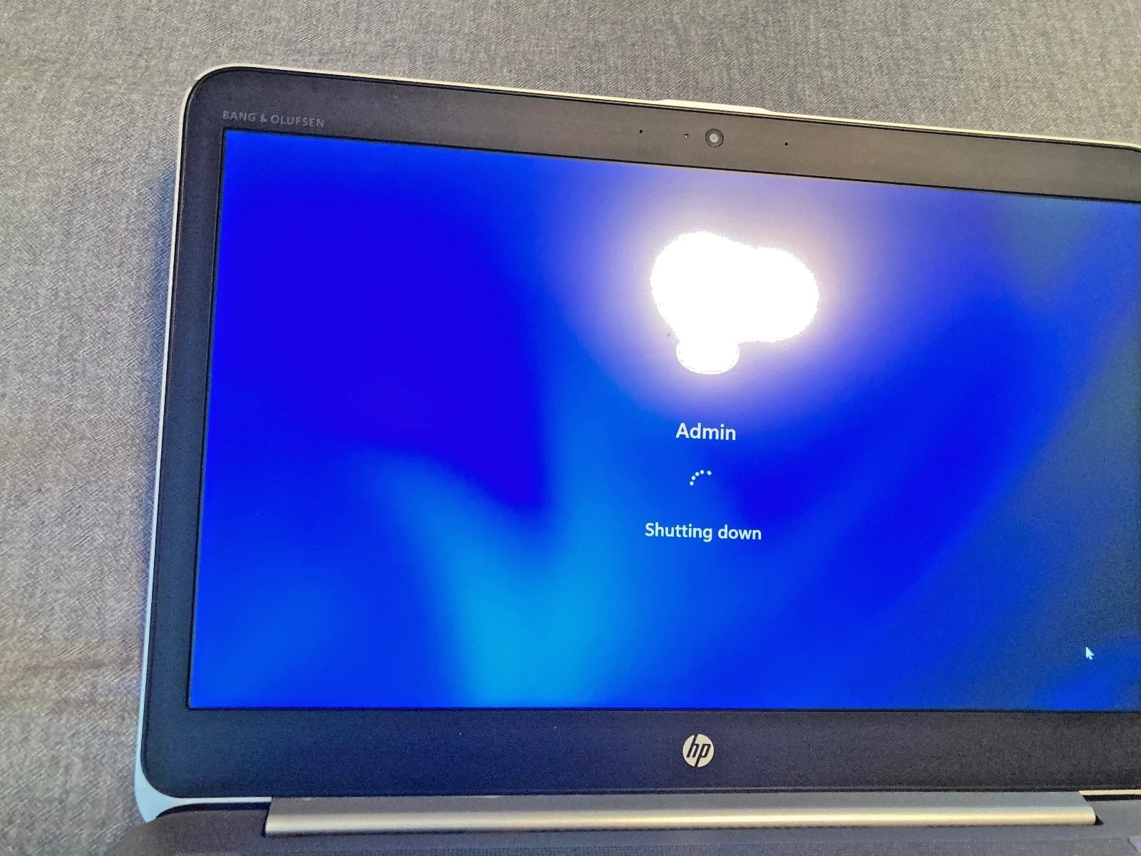 HP EliteBook Folio 1040 G3 14” – Intel i5-6300U – 8GB RAM – NO SSD