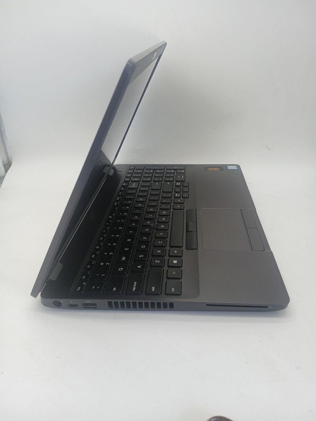 Dell Precision 3541 15.6″ Intel i7-9750H 16GB RAM 256GB SSD Quadro P620 WIn 11P