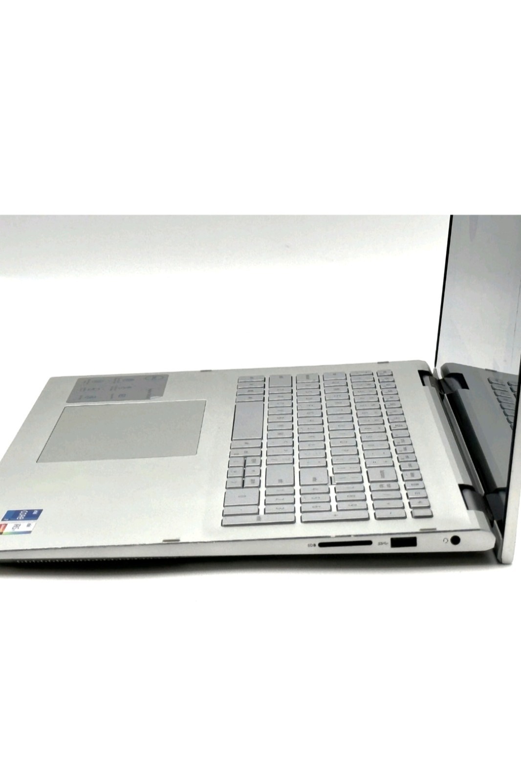 Dell Inspiron 7706 – 17″ – i7-1165G7 – 8GB RAM – 256GB SSD