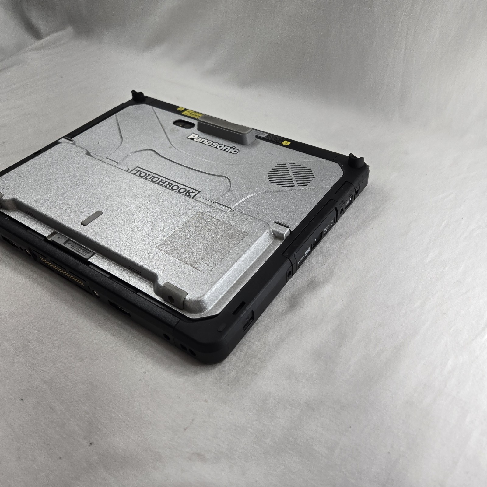 Panasonic Toughbook CF-33 i7-10810U 1.10GHz 32GB Ram 4G GPS – NO SSD — READ