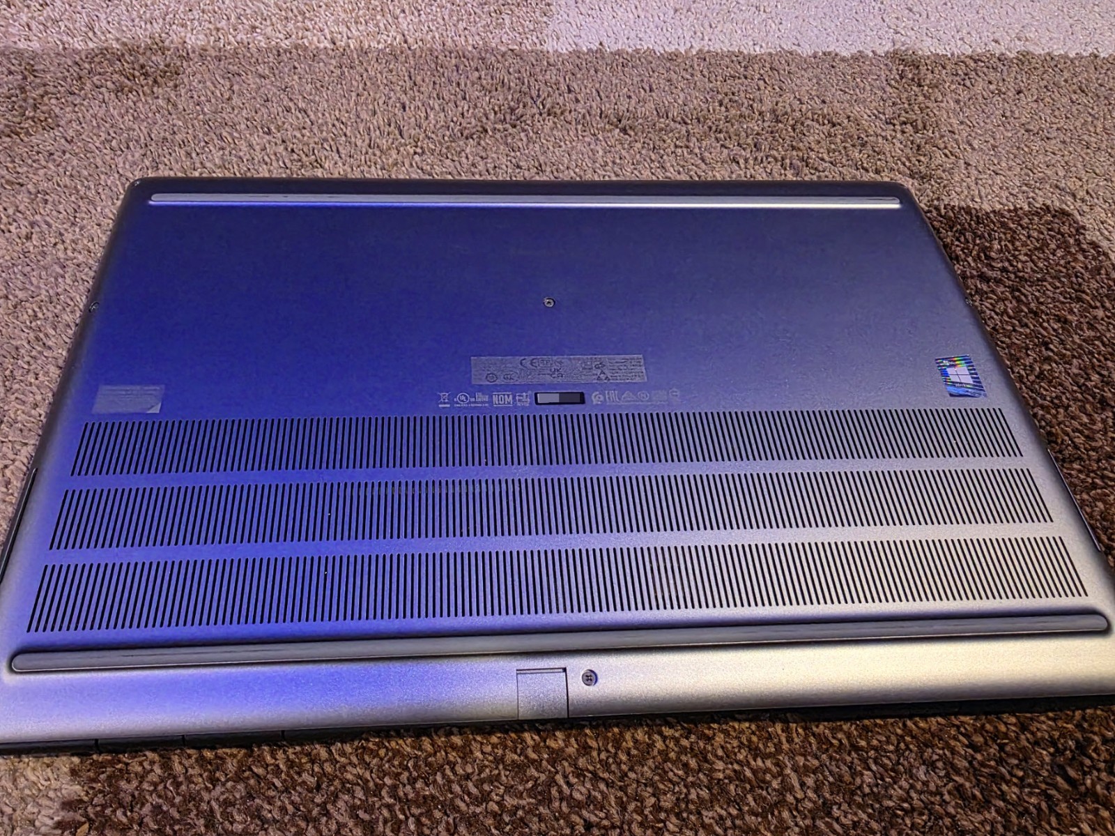 Dell Precision 7750 17.3″ NVIDIA RTX 3000, INTEL i7-10850H, 32GB, 256GB SSD,
