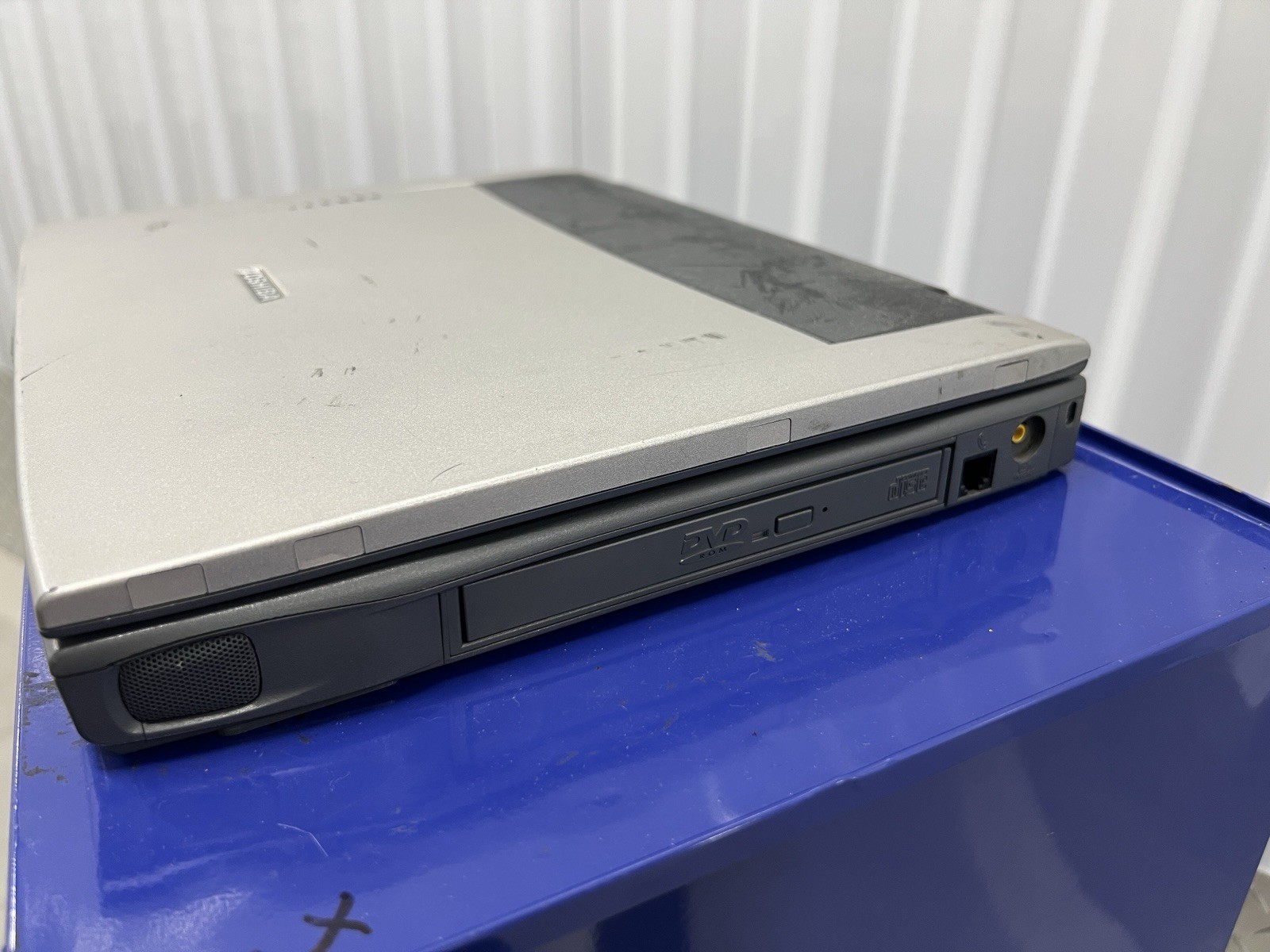 Toshiba Tecra 8100 14.1″ Pentium III Laptop – For Parts Untested