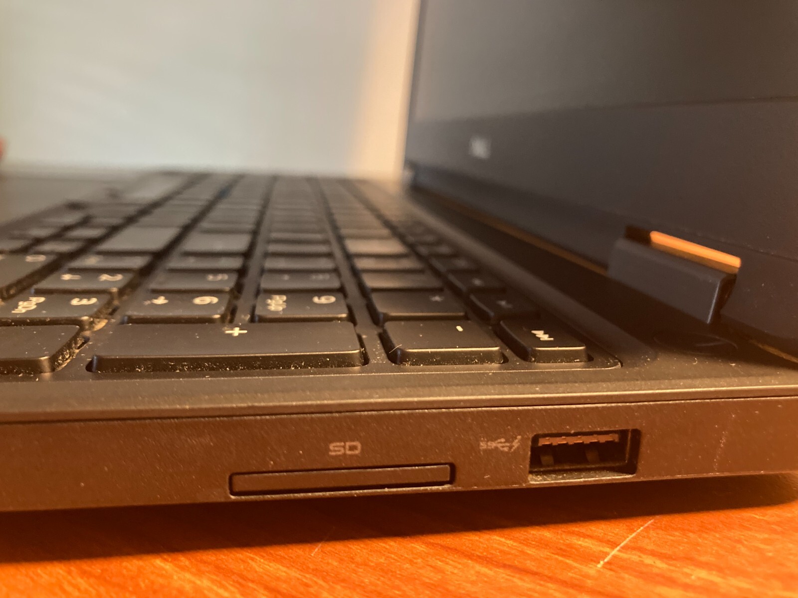 Dell Latitude E5550 15.6″ Intel Core i5 (5th Gen) 5300U **NO OS NO RAM NO HDD**