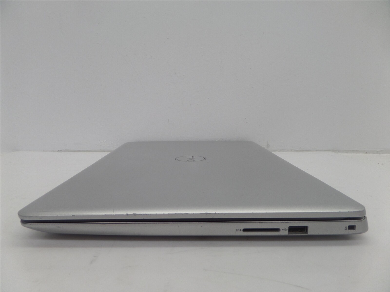 Dell Inspiron 5584 15.6in Intel I5-8265U 1.60GHz 4GB RAM 256GB SSD Windows 11
