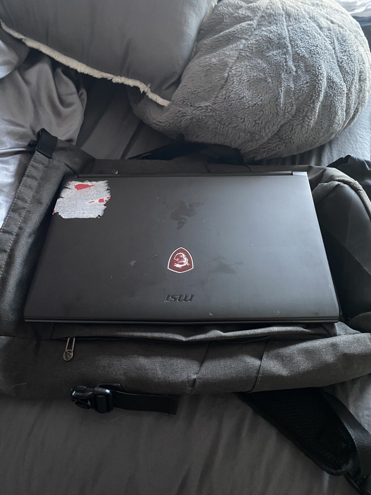 MSI GV62 8RE COMPLETE GAMING LAPTOP + KEYBOARD, COOLER, HEADSET, BACKPACK