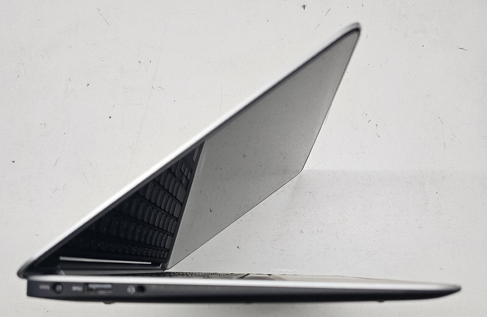Dell XPS 13 9333 13.3″ Touch Laptop Intel Core i7-4500U 8GB Ram 256GB No OS (FL)