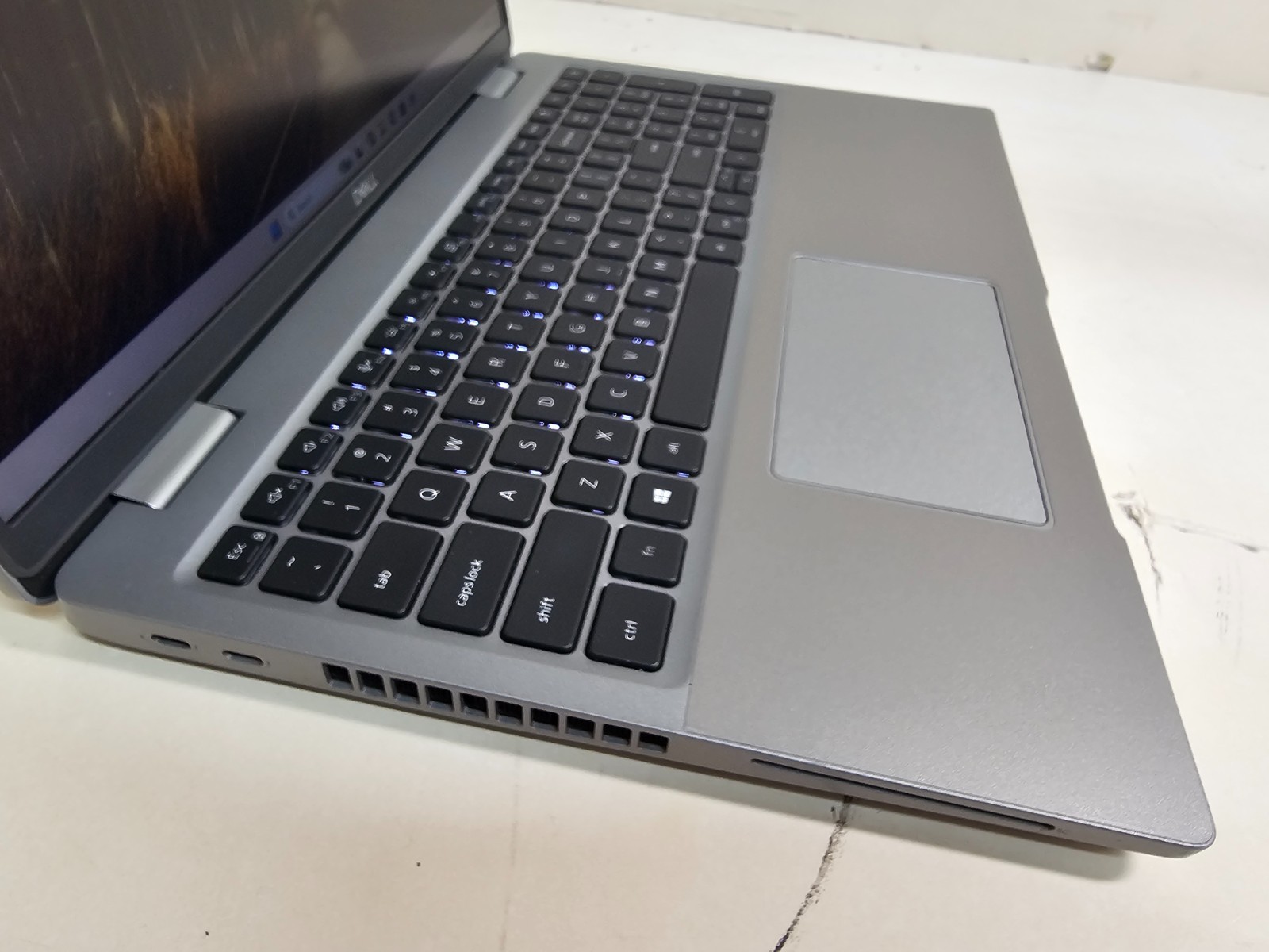 Dell Latitude 5520 Laptop – 2.6 GHz i5-1145G7 16GB 512GB SSD Webcam 15.6″ – SP31
