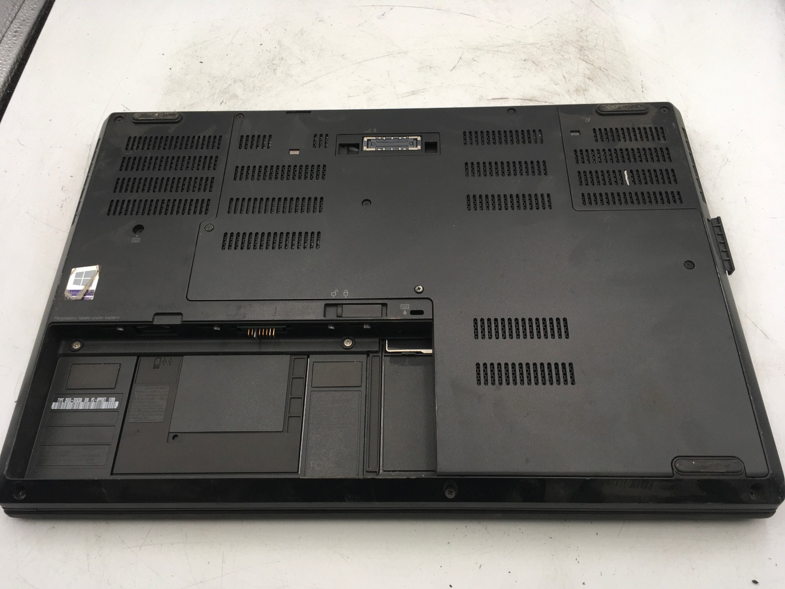 LENOVO THINKPAD P50 – BOOTS TO BIOS/BAD LCD – INTEL I7 6820 – NO RAM -READ- BB
