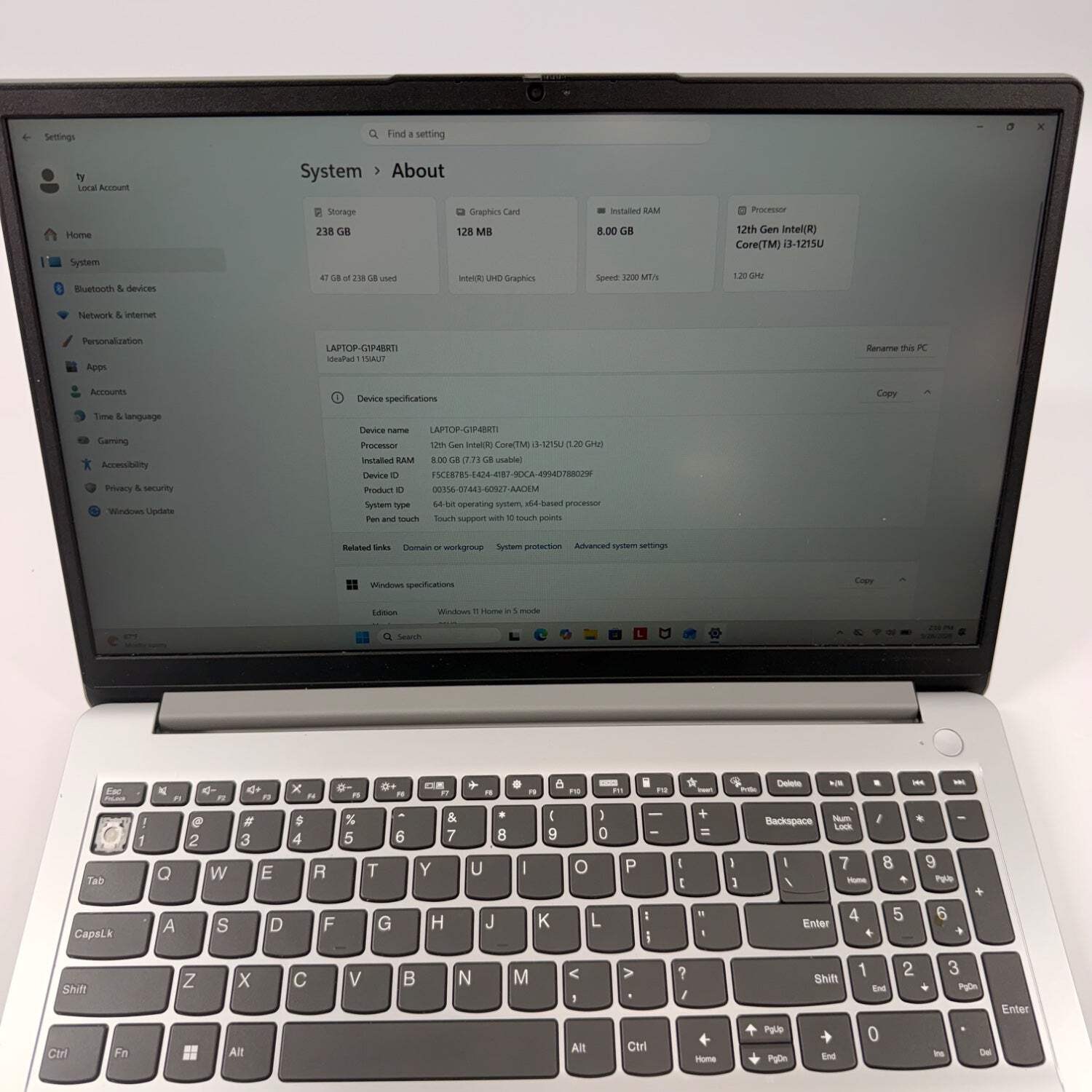 Broken Lenovo IdeaPad 1 15IAU7 15.6″ i3-1215U 4.4Ghz 8GB RAM 256GB SSD READ