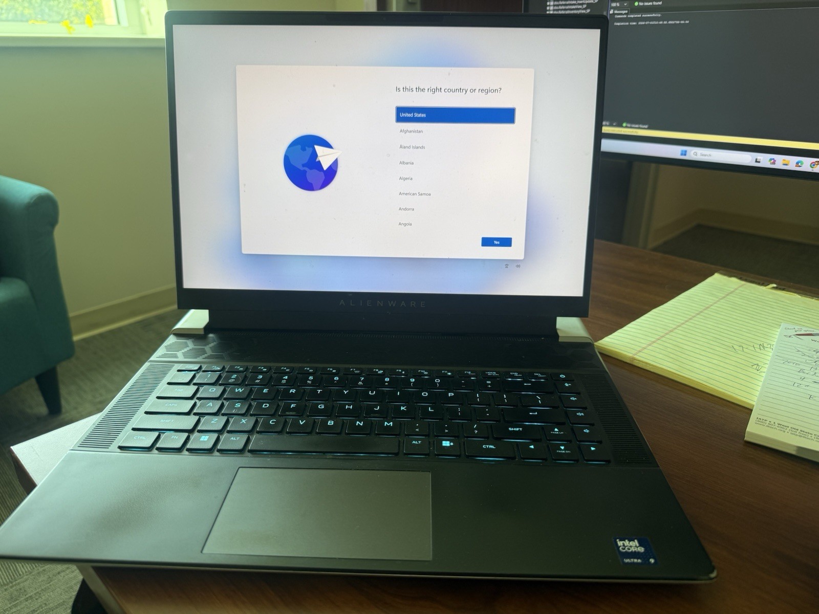 Alienware x16 R2 Gaming Laptop – Intel Ultra 9, 32GB, 2TB, RTX 4070 (PD7016131)
