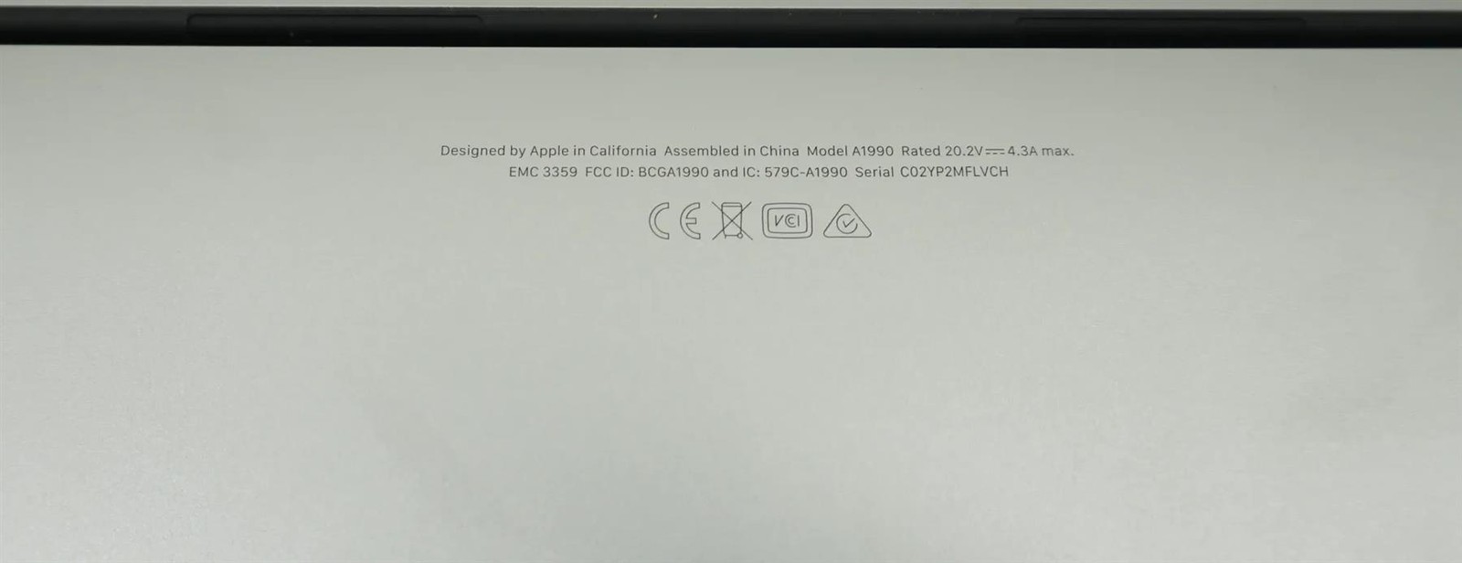 Apple MacBook Pro 2019 A1990 15.4″ Retina i7-9750H 16GB 256GB SSD Laptop
