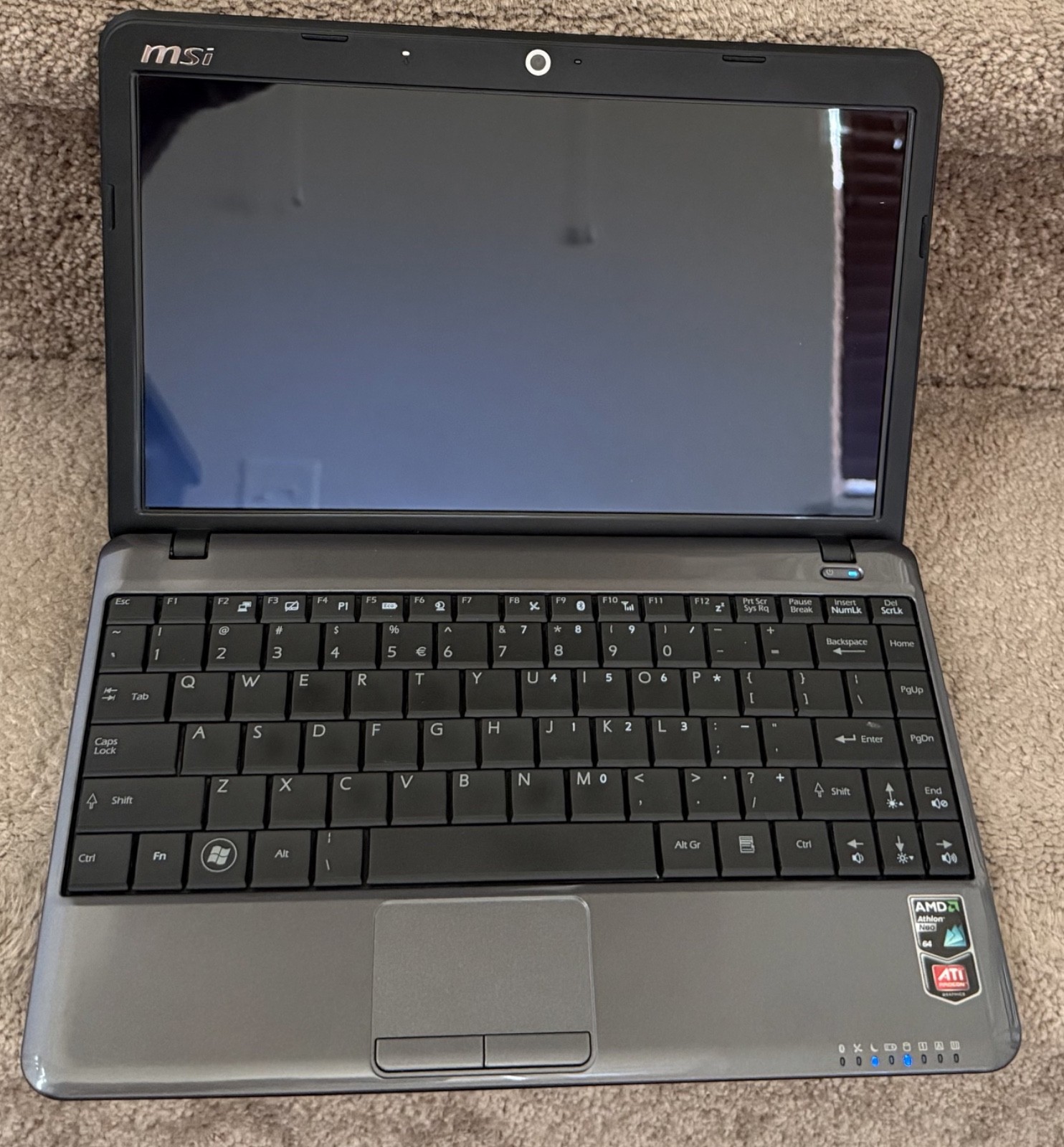 MSI Notebook Wind 12, AMD Neo MV-40, 2GB DDRII, 256GB HDD, Linux Mint XFCE