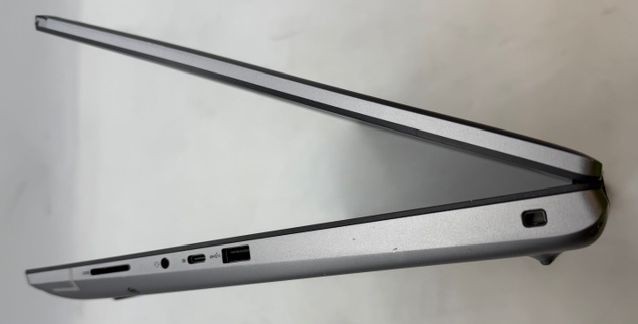 Dell Precision 7770 i7-12850HX 2TB SSD 32GB DDR5 Windows 11 Pro