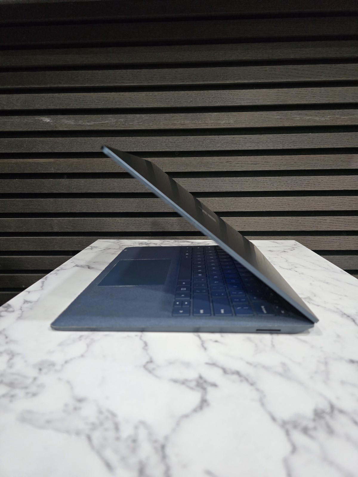 Microsoft Surface Laptop 3 13.5″ 1867 i5-1035G7 8GB RAM 256GB SSD Win10