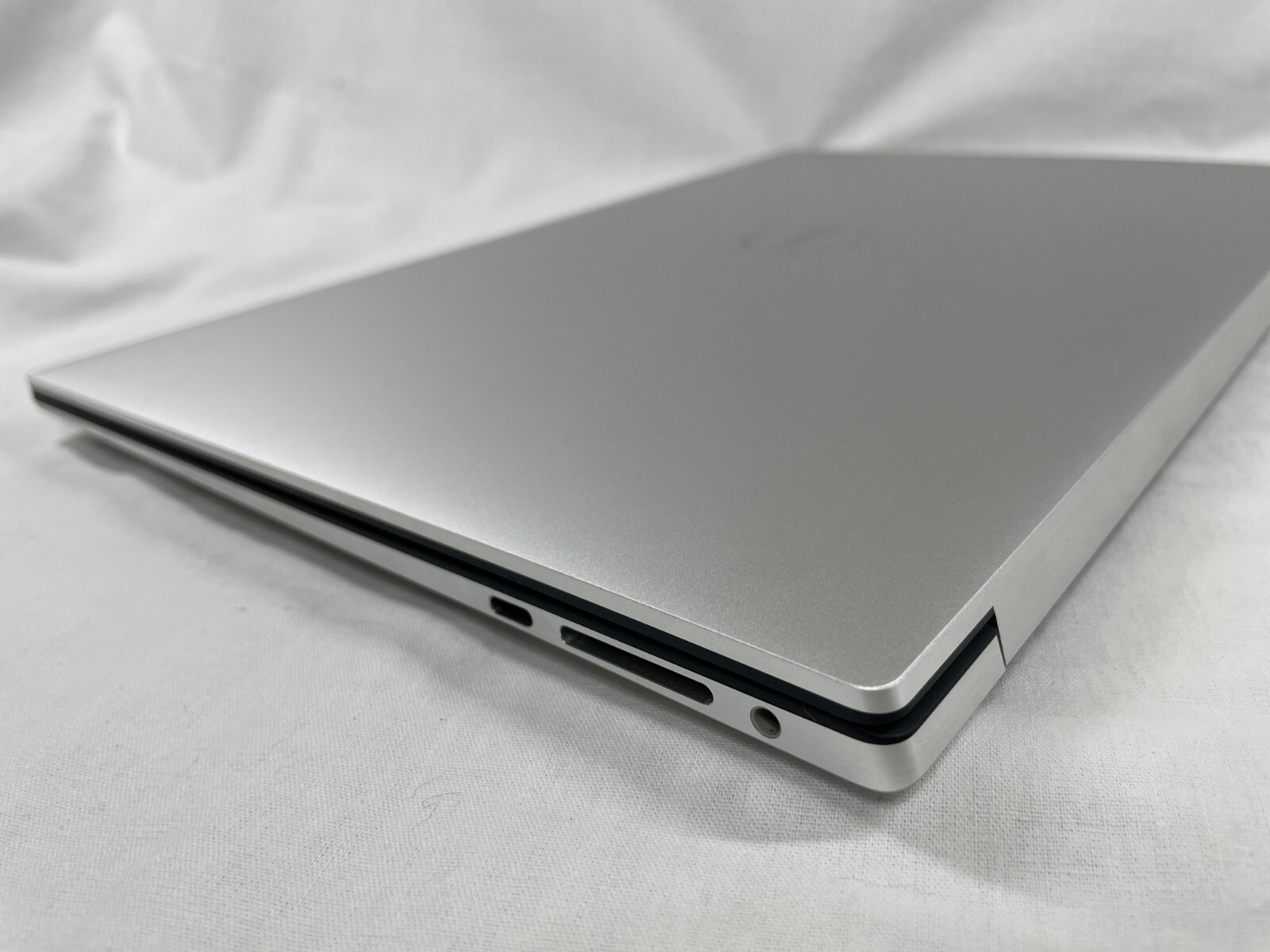 Dell XPS 15 9500 UHD+ TOUCH i7-10750H 32GB 1TB SSD 15.6″ GTX 1650 W10P Grade A