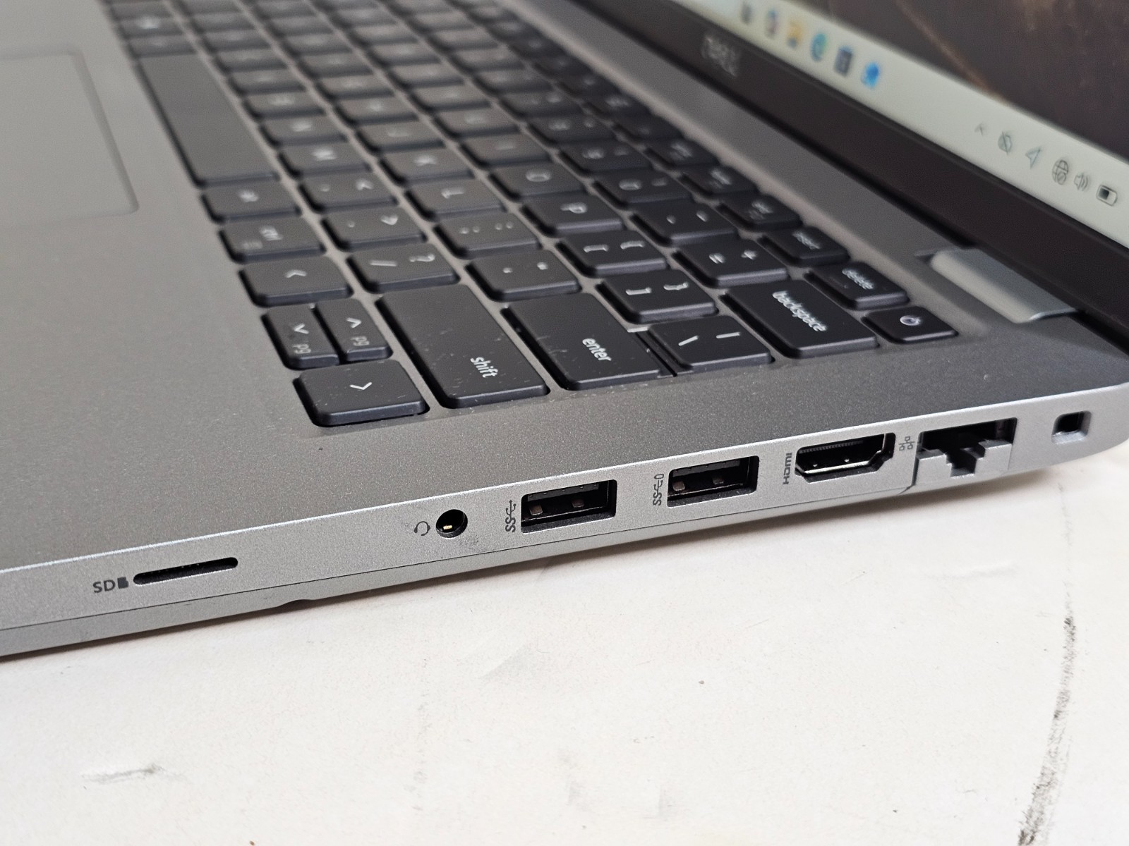Dell Latitude 5421 Laptop – 2.5 GHz i7-11850H 16GB 512GB SSD Webcam 14″ – SP2