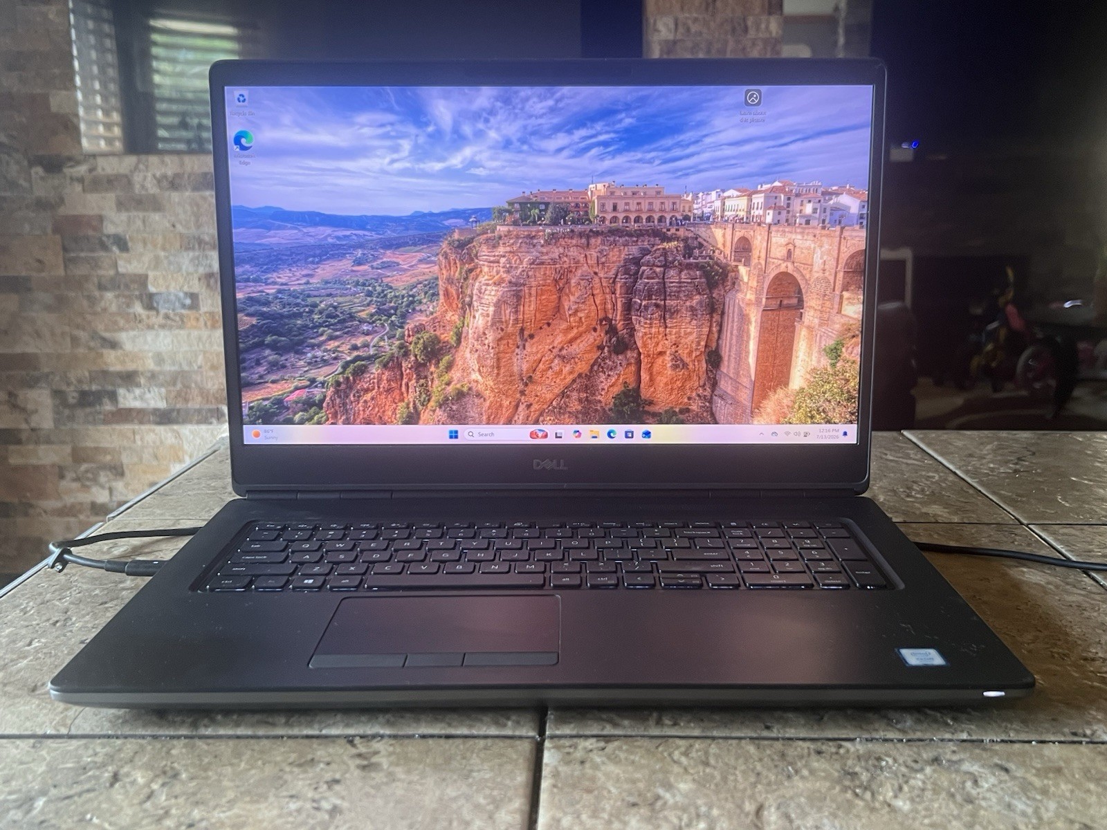 Dell Precision 7750 17.3″ NVIDIA T1000 2.8GHz Intel Xeon W-10855M 64GB 512GB